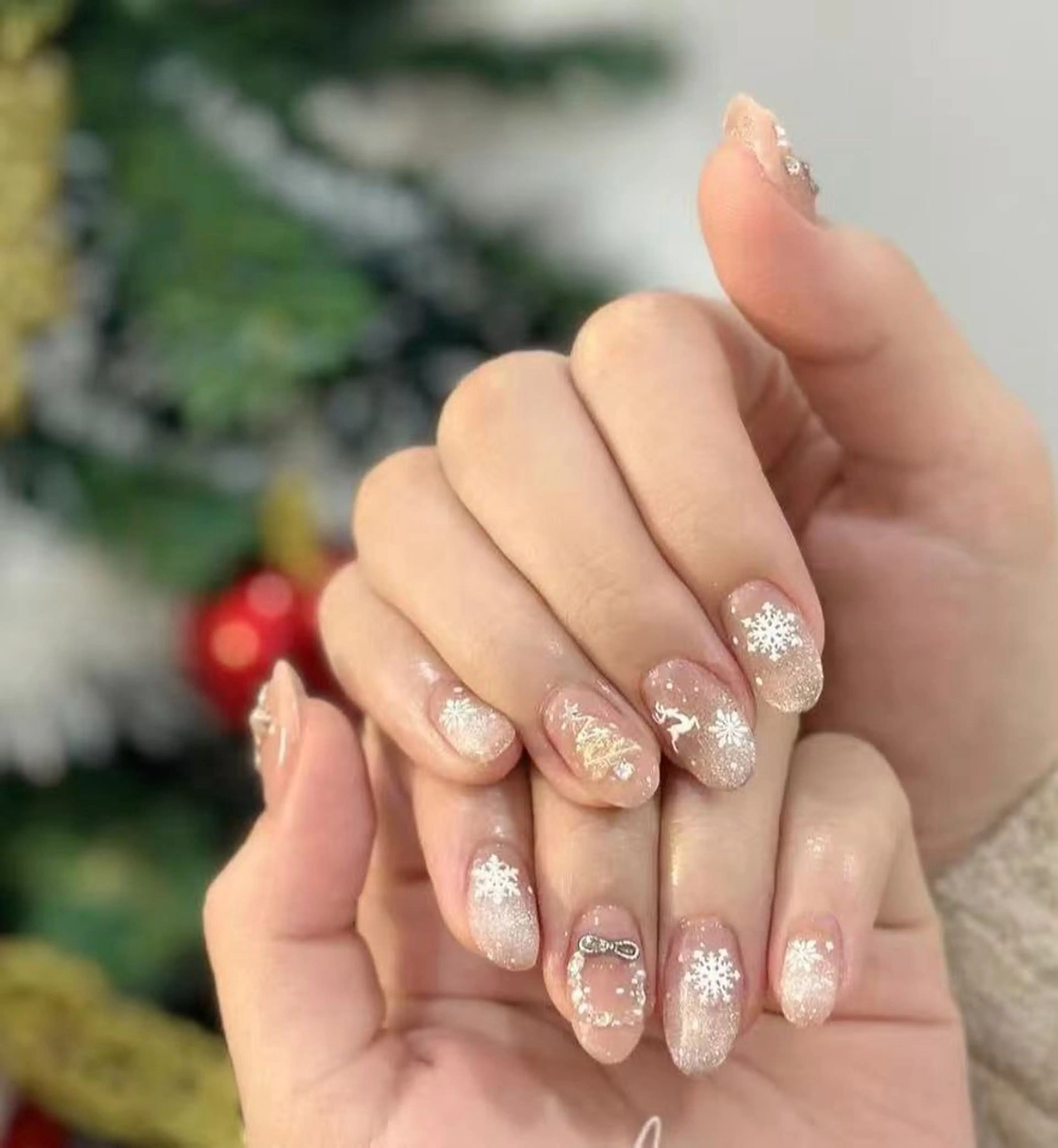 定額ネイル💅メニュー写真デザイン★🌸人気💕 冬限定の雪花ネイル11の写真