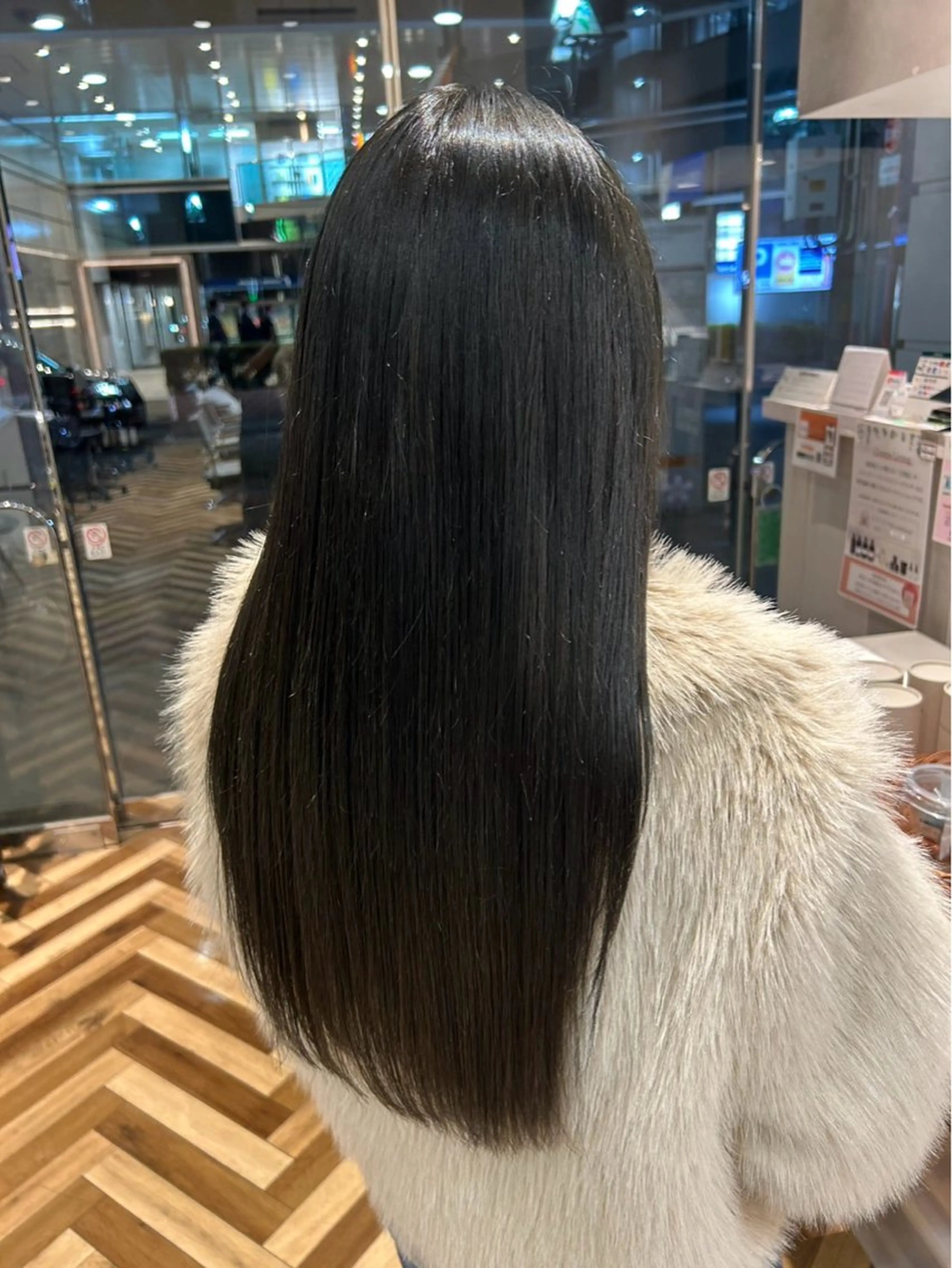 ロング 縮毛矯正 佐藤 玲音のヘアスタイル