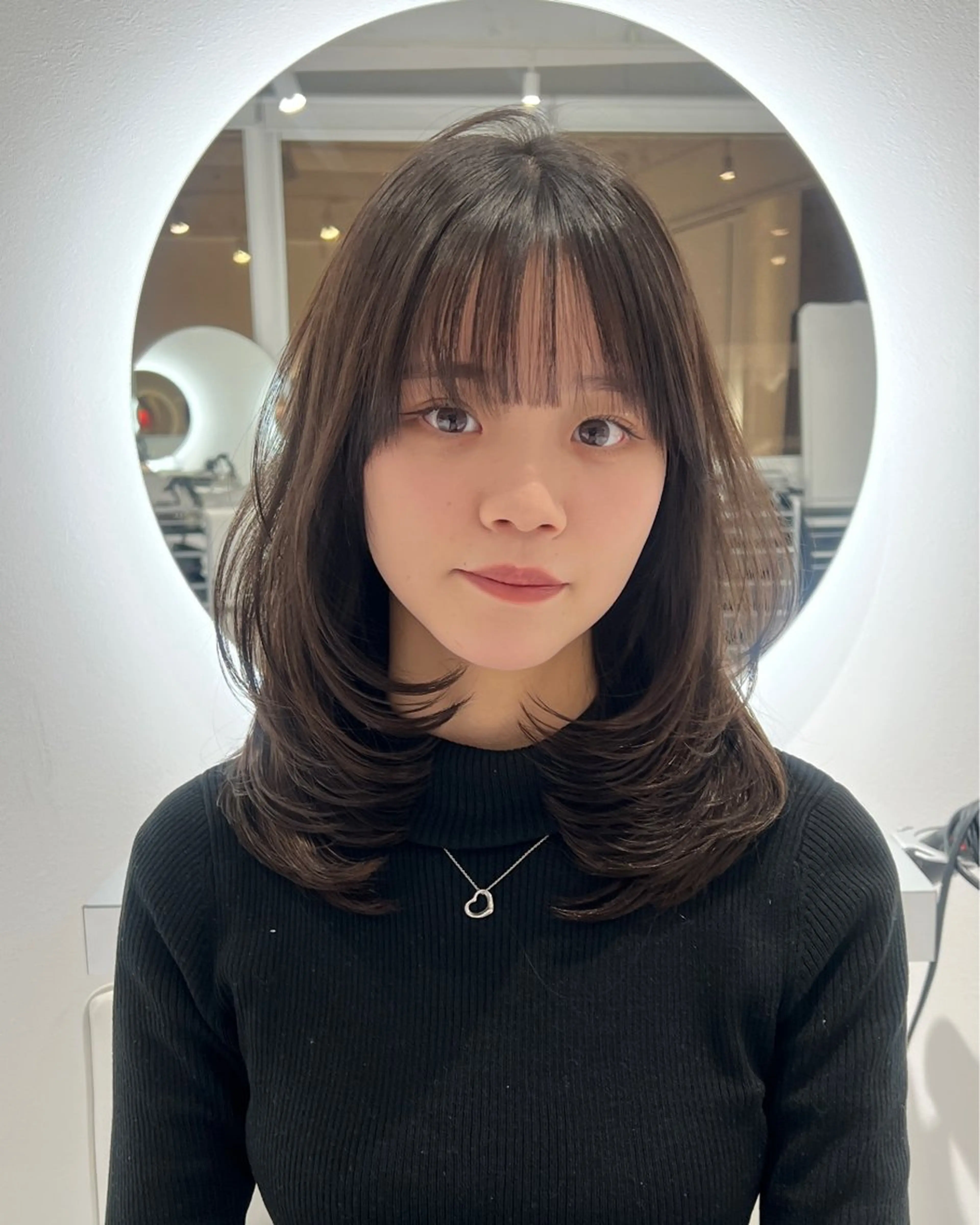 ミディアム カット ヘアカラー トリートメント 💖韓国風💖 神レイヤー/LISAのヘアスタイル