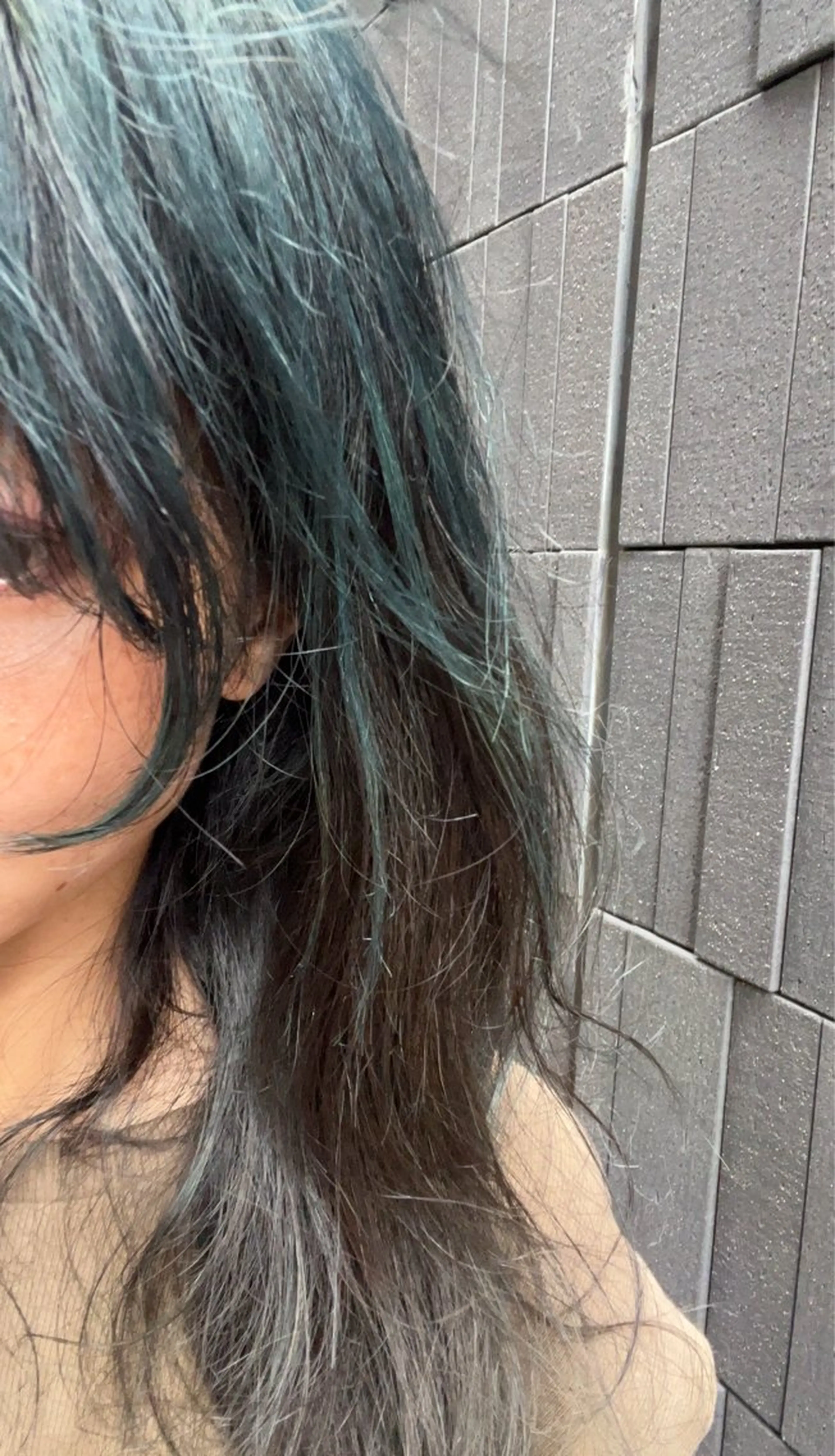 セミロング カット ヘアカラー BEACH　HAIR&NAIL所属・両国駅徒歩1分⭐️ アイロン仕上げのヘアスタイル