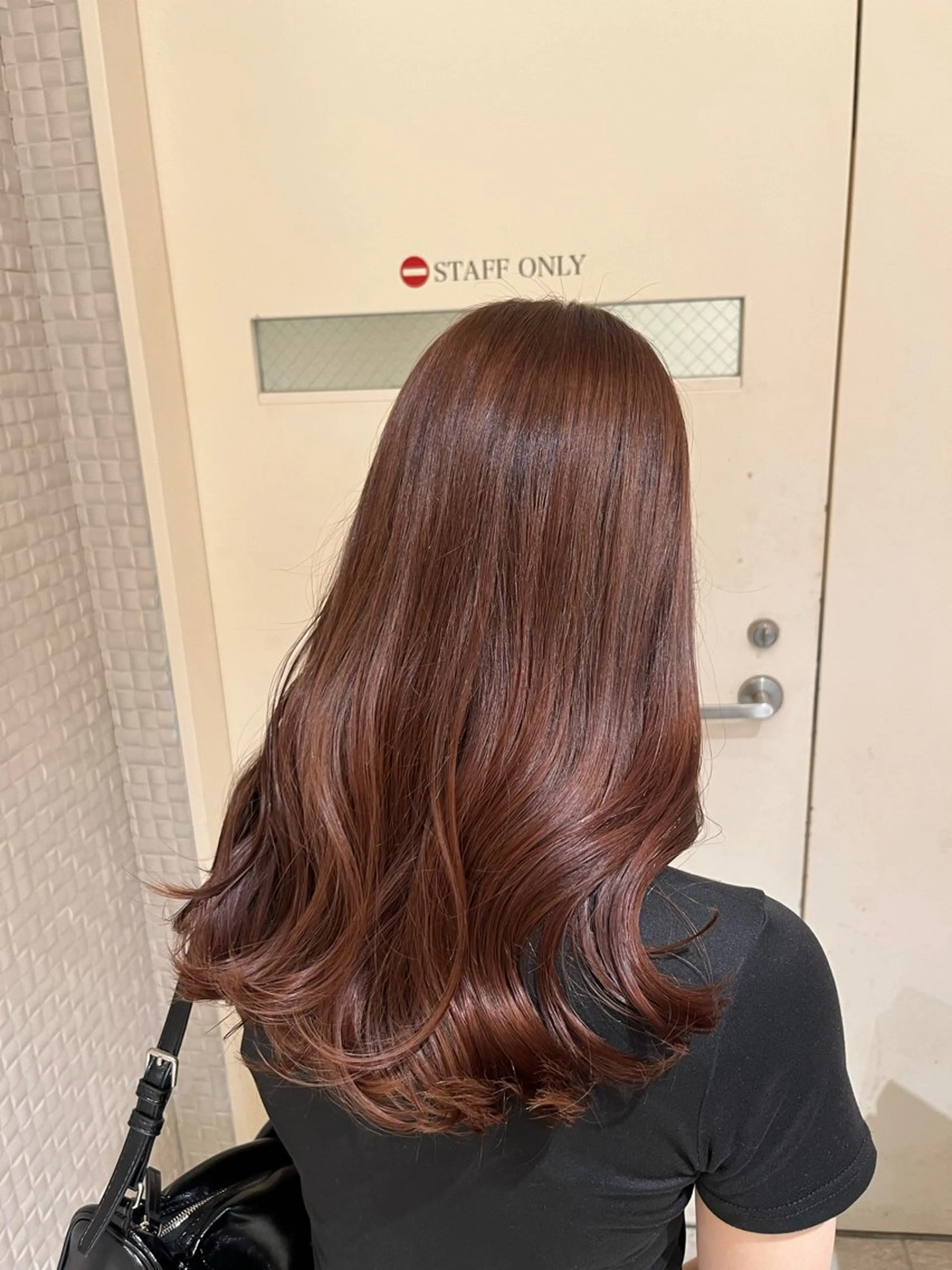 セミロング カラー オレンジ ヘアカラー 横川 千亜希のヘアスタイル