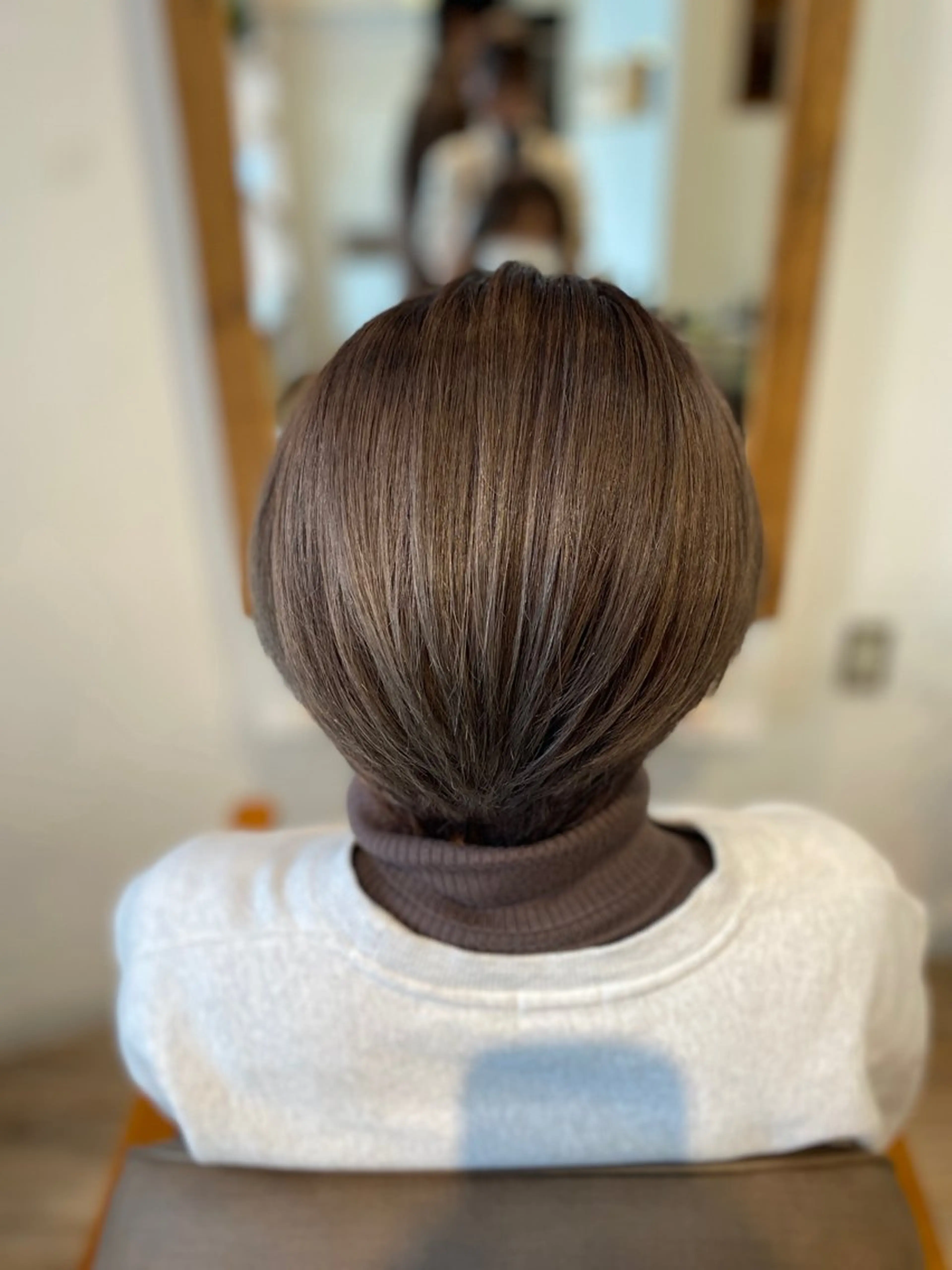 ショート カラー 透明感カラー グレージュ ヘアカラー 安住 千明のヘアスタイル