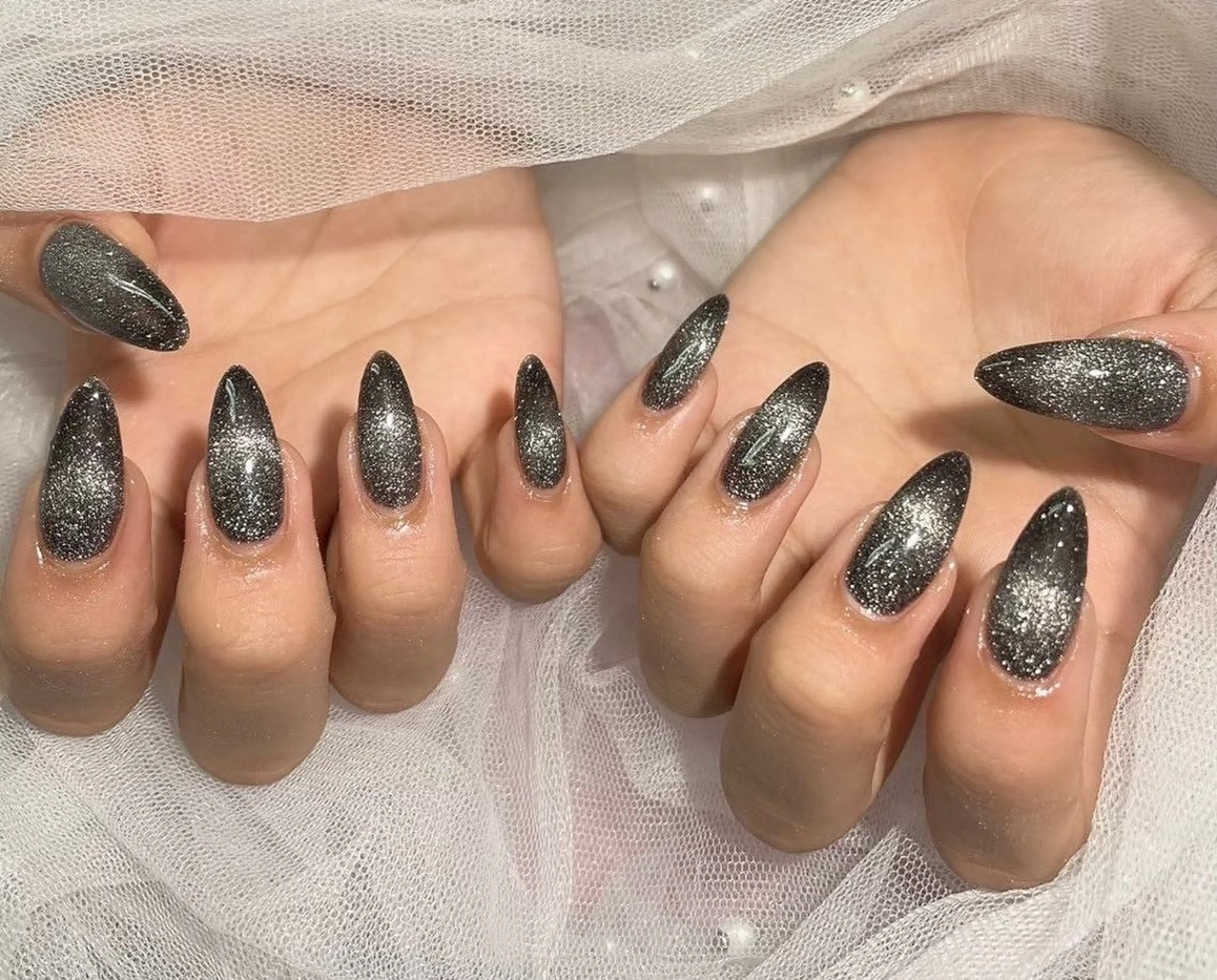 ネイル 長さ出し マグネットネイル Lowé所属・Lowé みるくのネイルデザイン