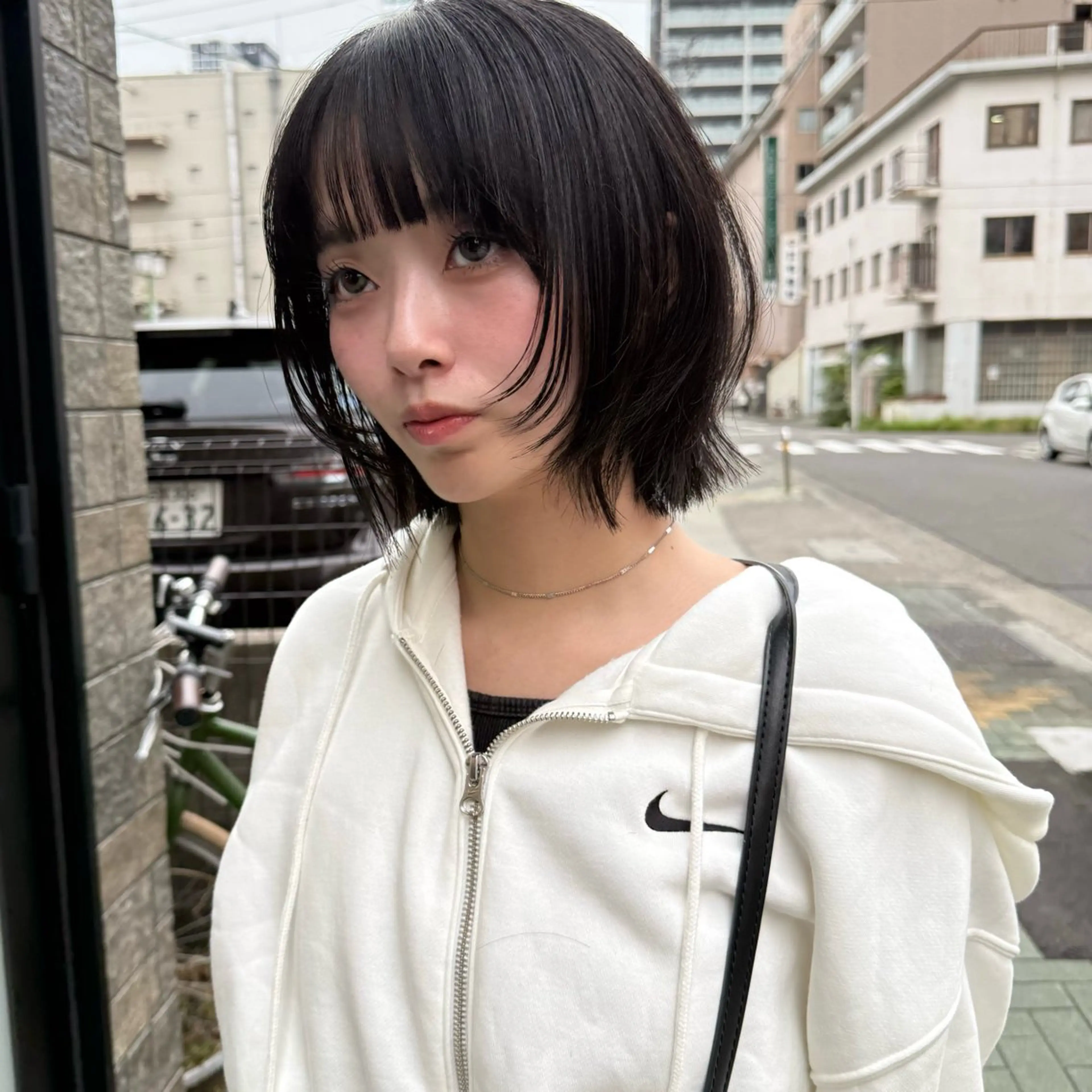 ミディアム ボブレイヤー ボブ レイヤーカット カット 舟橋耀/ブリーチカラ ー/レイヤーカットのヘアスタイル
