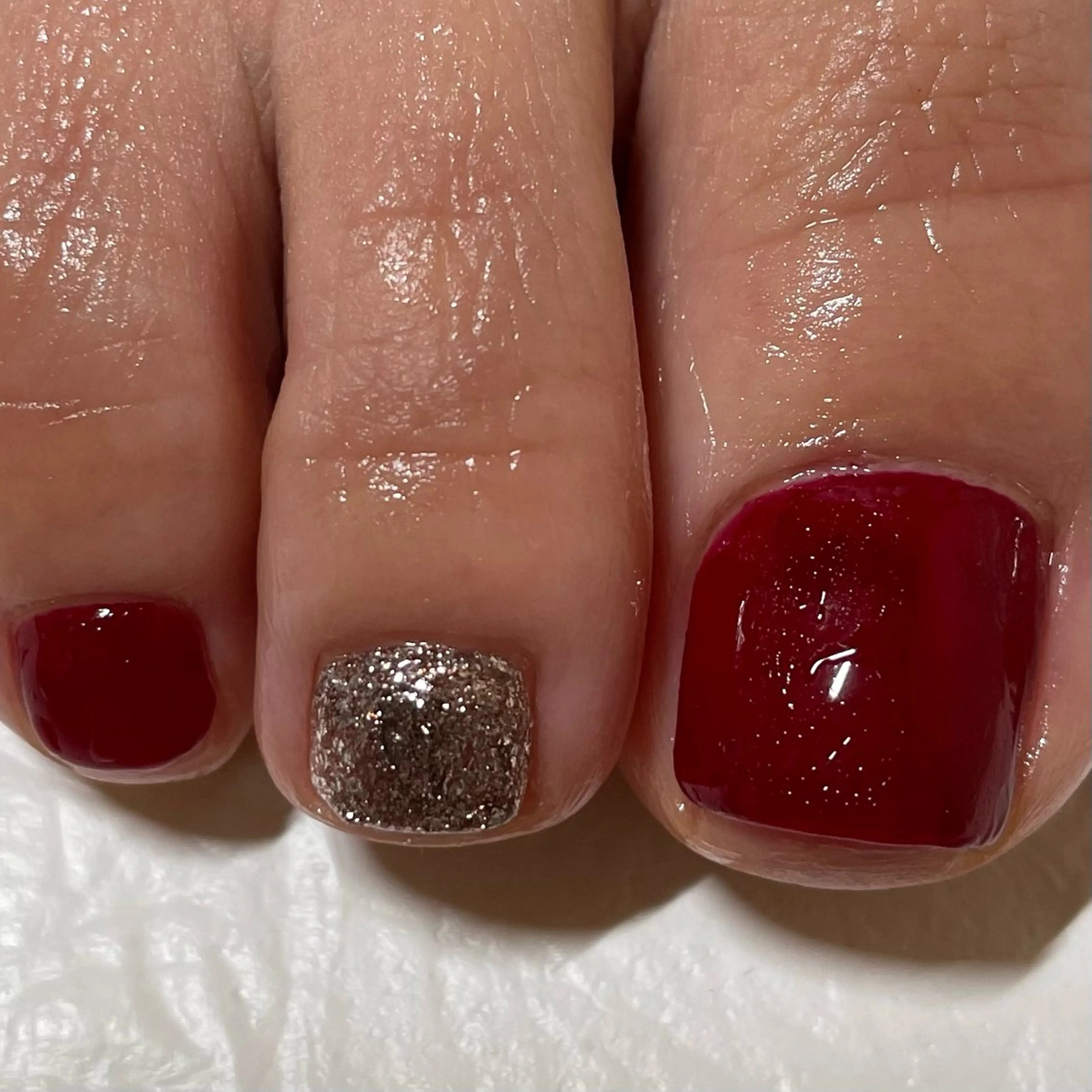 ネイル ボルドー フットネイル ラメ(グリッター) nailsalon kitのネイルデザイン
