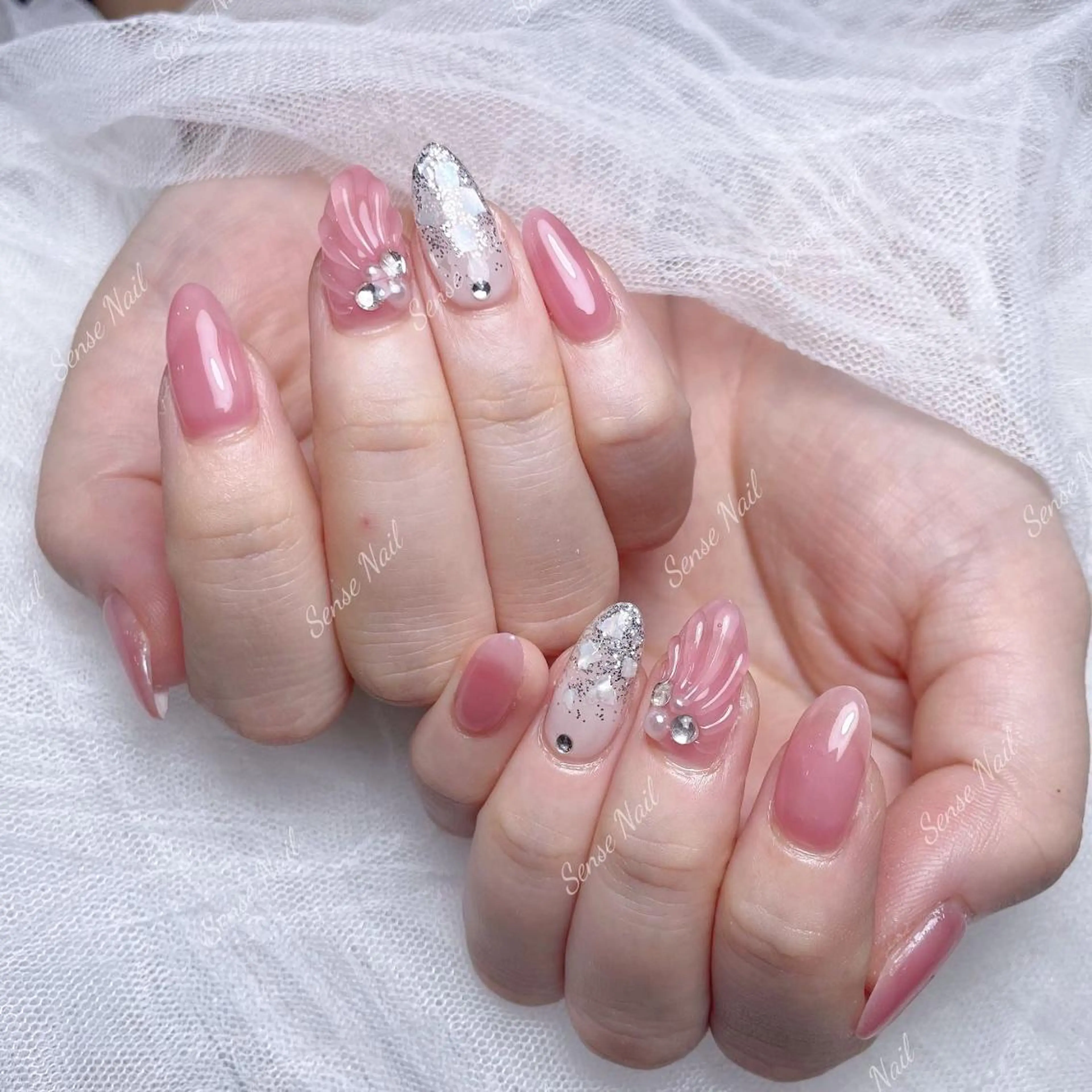 ネイル Queening 🦋のネイルデザイン