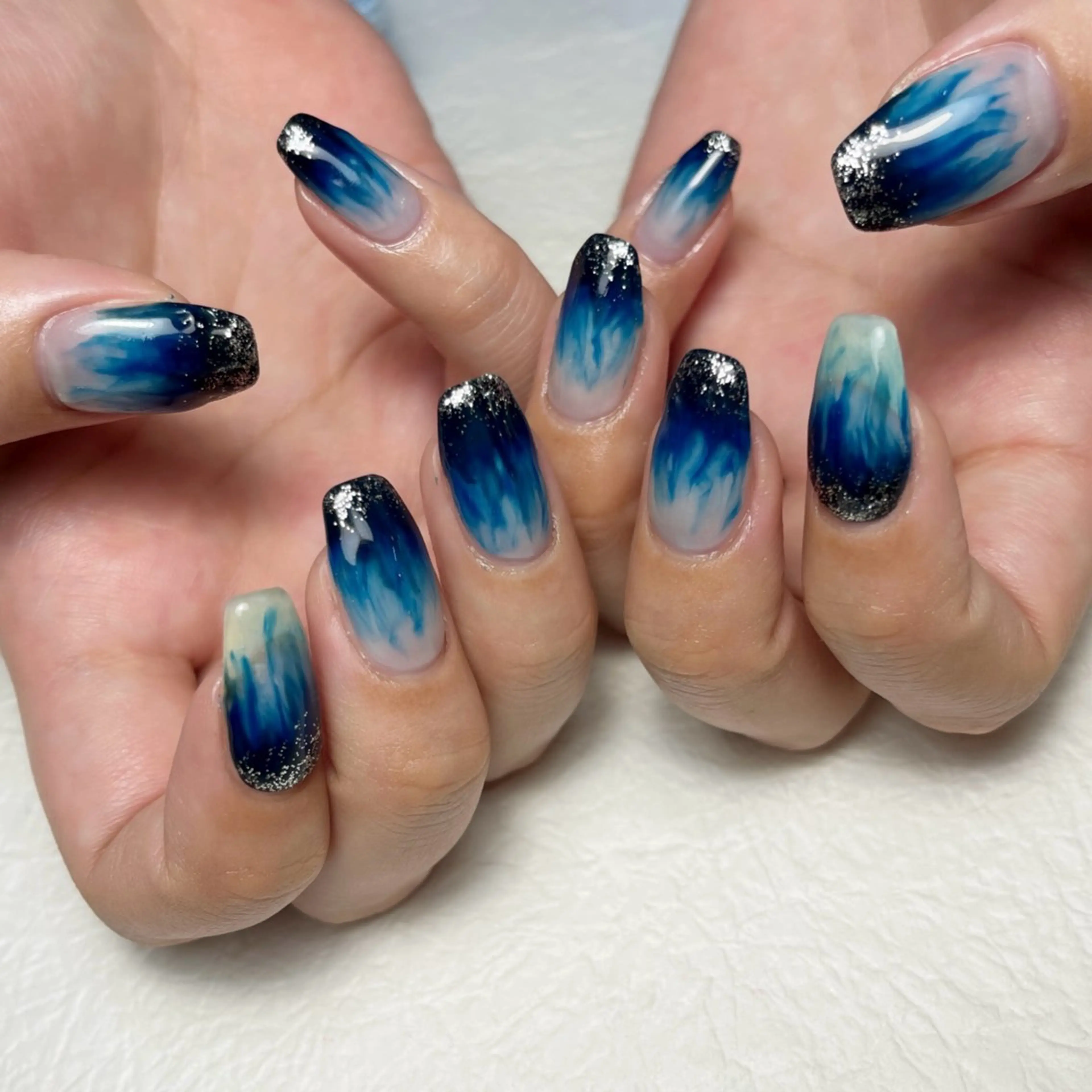ネイル アートネイル ブルー フットネイル ジェルネイル キラキラネイル ハンドネイル Y nail なんば堀江店のネイルデザイン