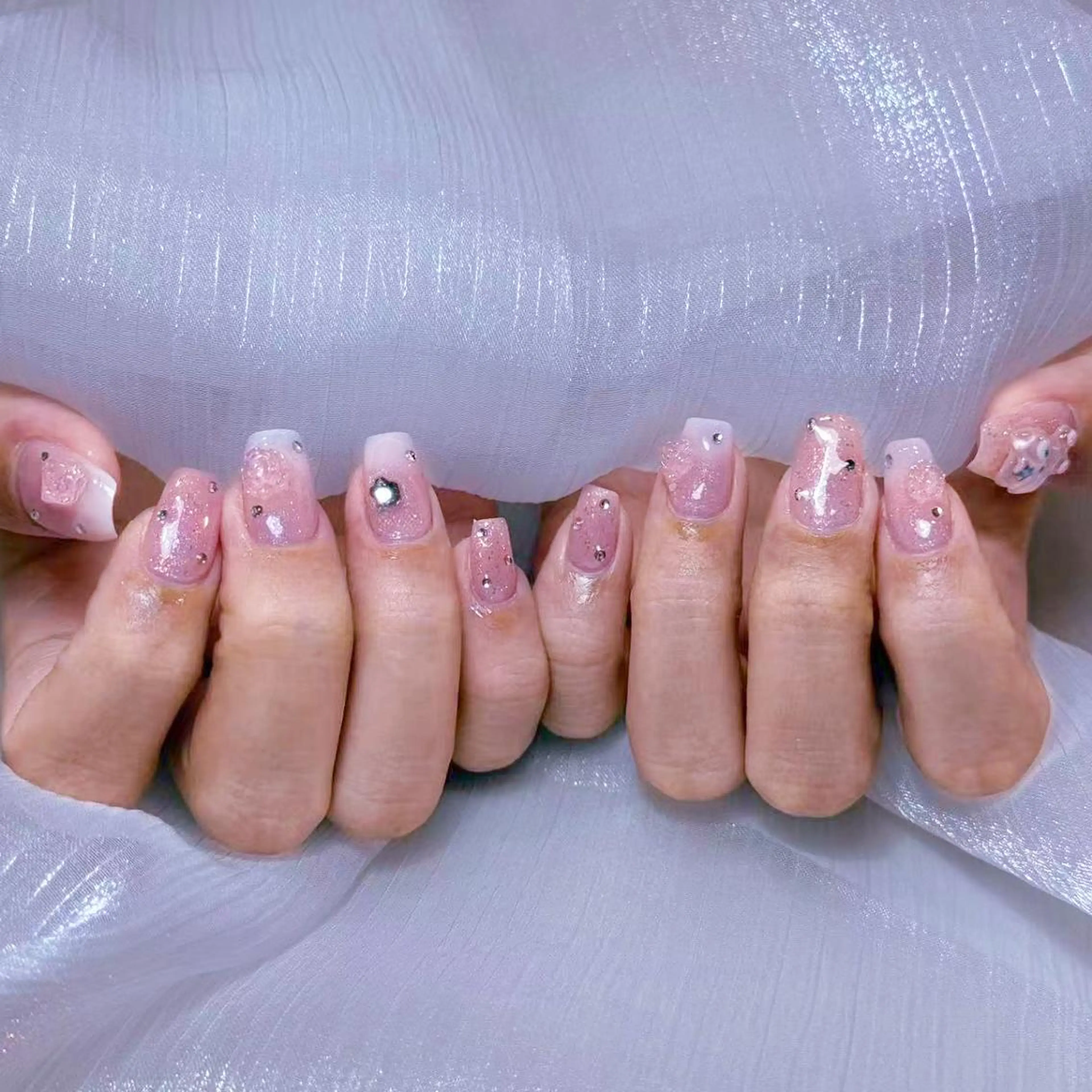 ネイル アートネイル オーロラネイル ガーリー キラキラネイル 韓国ネイル ハンドネイル DIAMOND Nail🥇のネイルデザイン