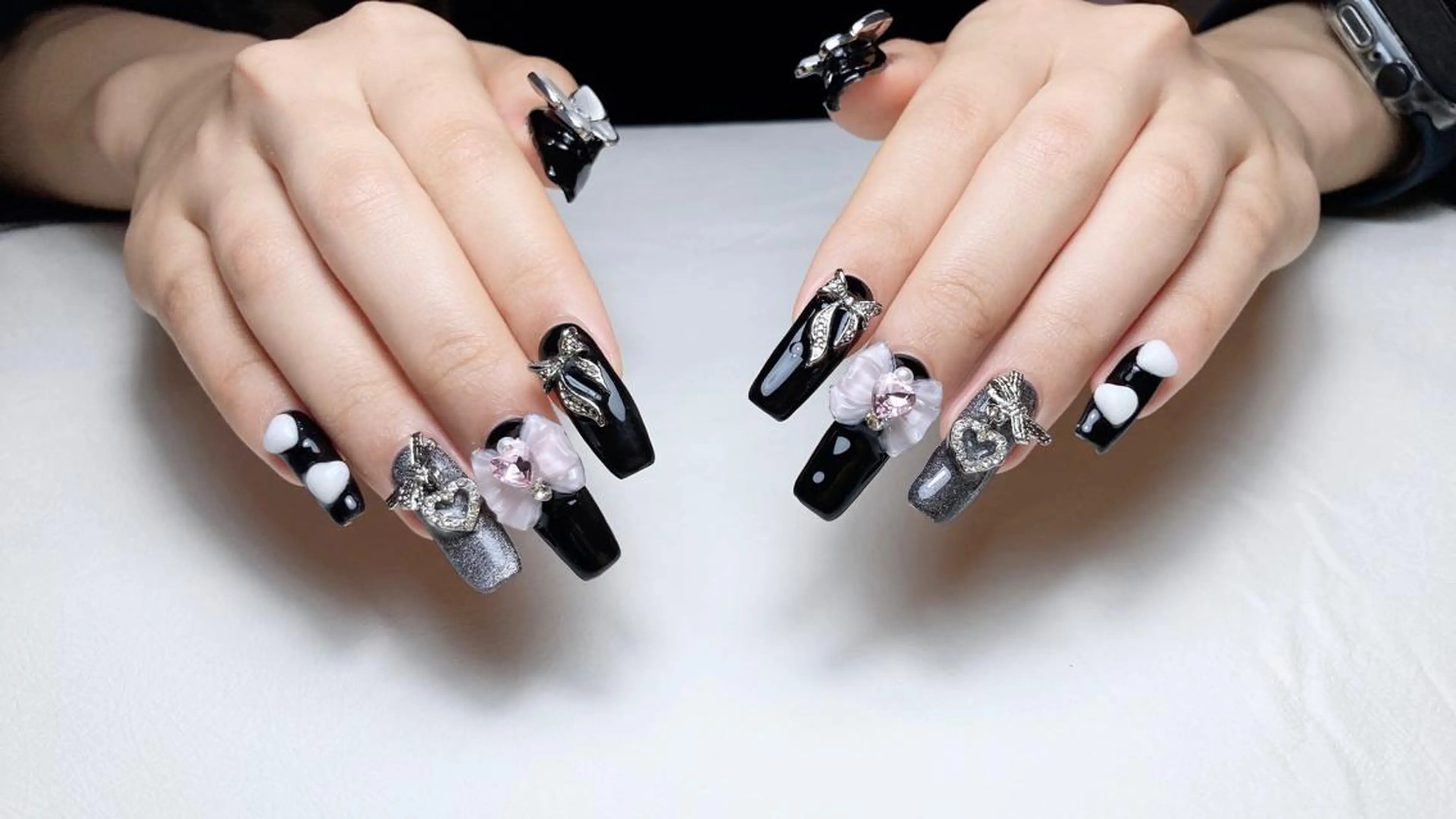 ネイル ewt miniのマツエク・マツパデザイン