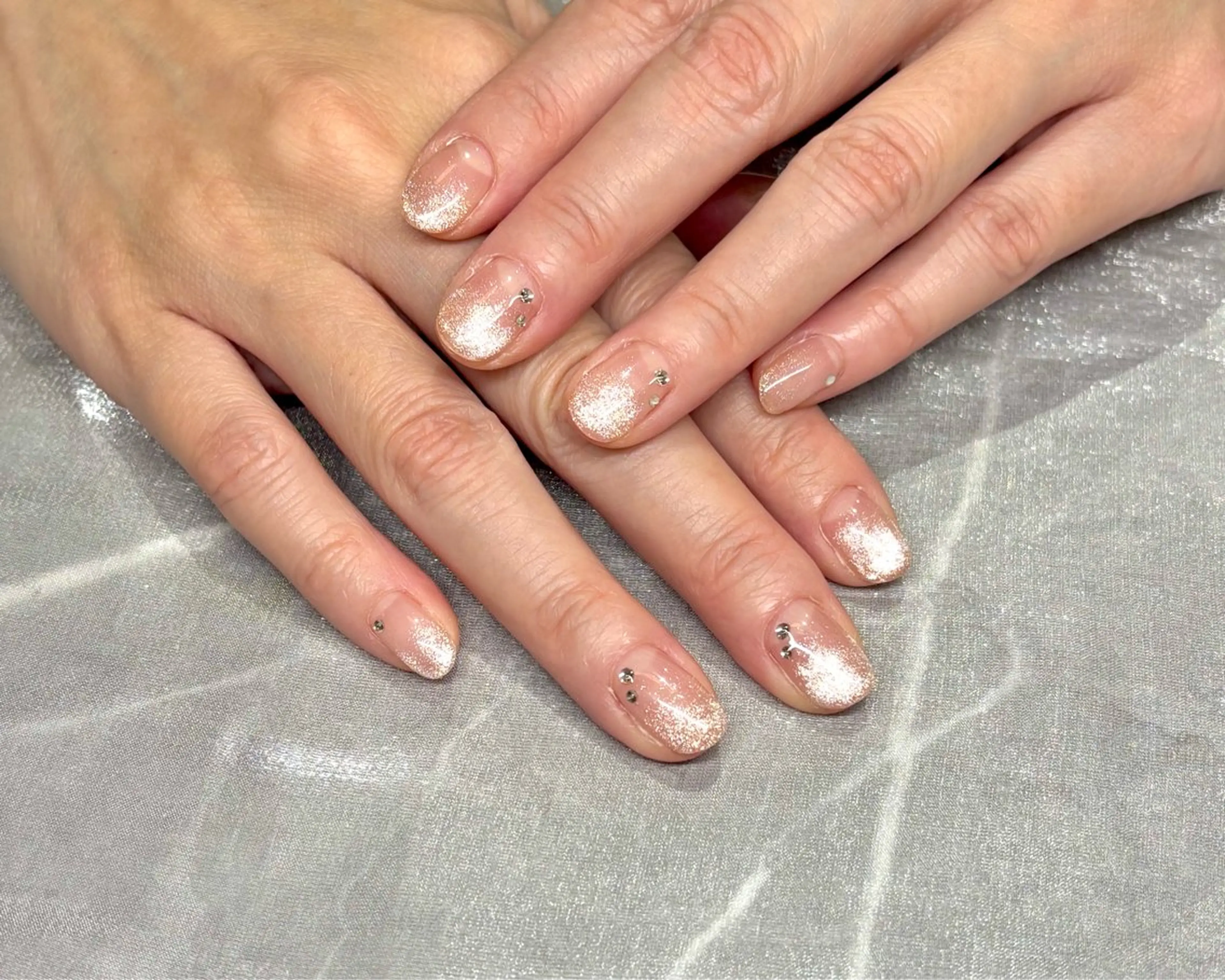 ネイル グラデーション マグネットネイル 冬ネイル kokomi 🧸のネイルデザイン