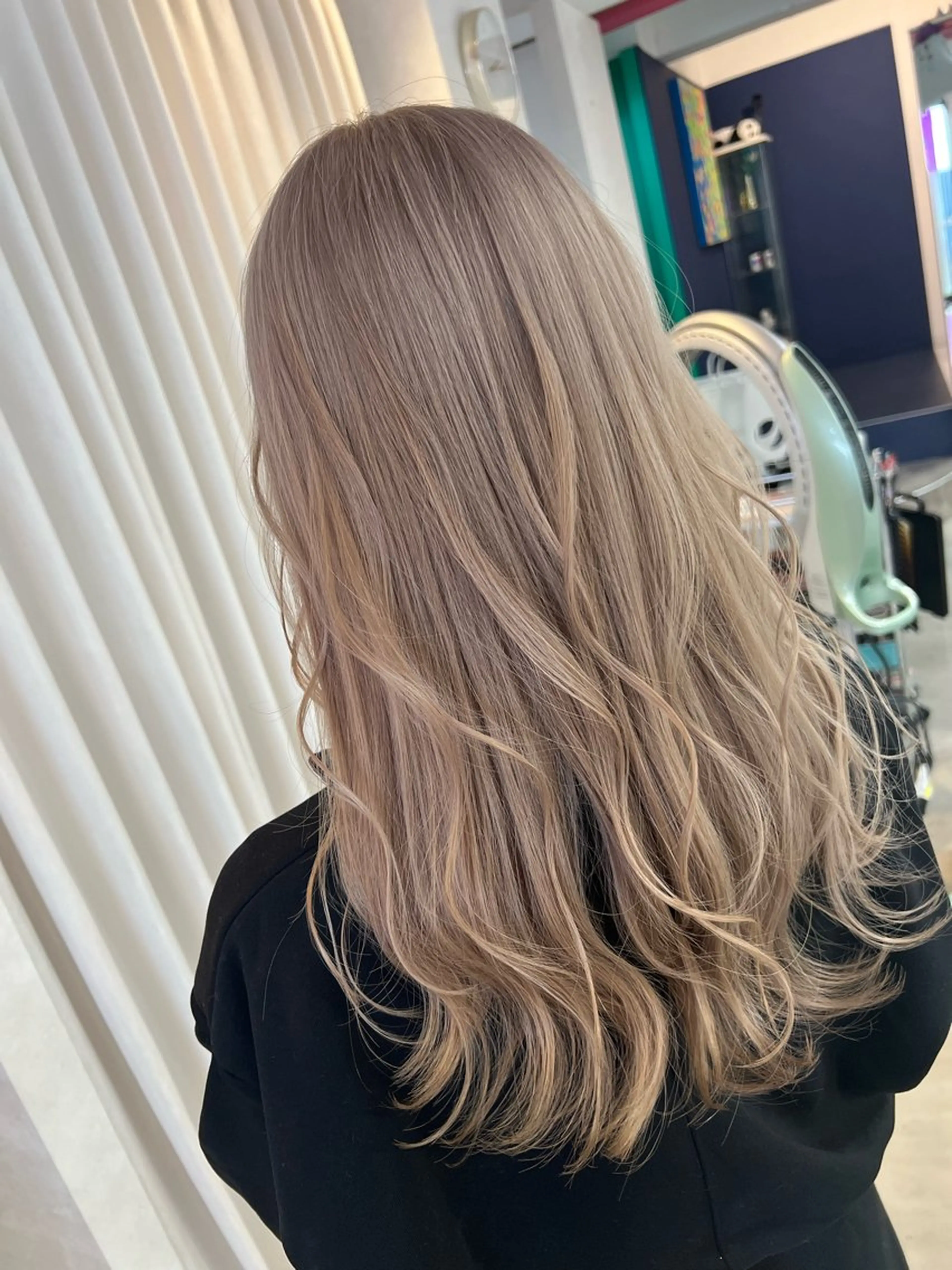 セミロング カット ヘアカラー 浅井 大雅のヘアスタイル