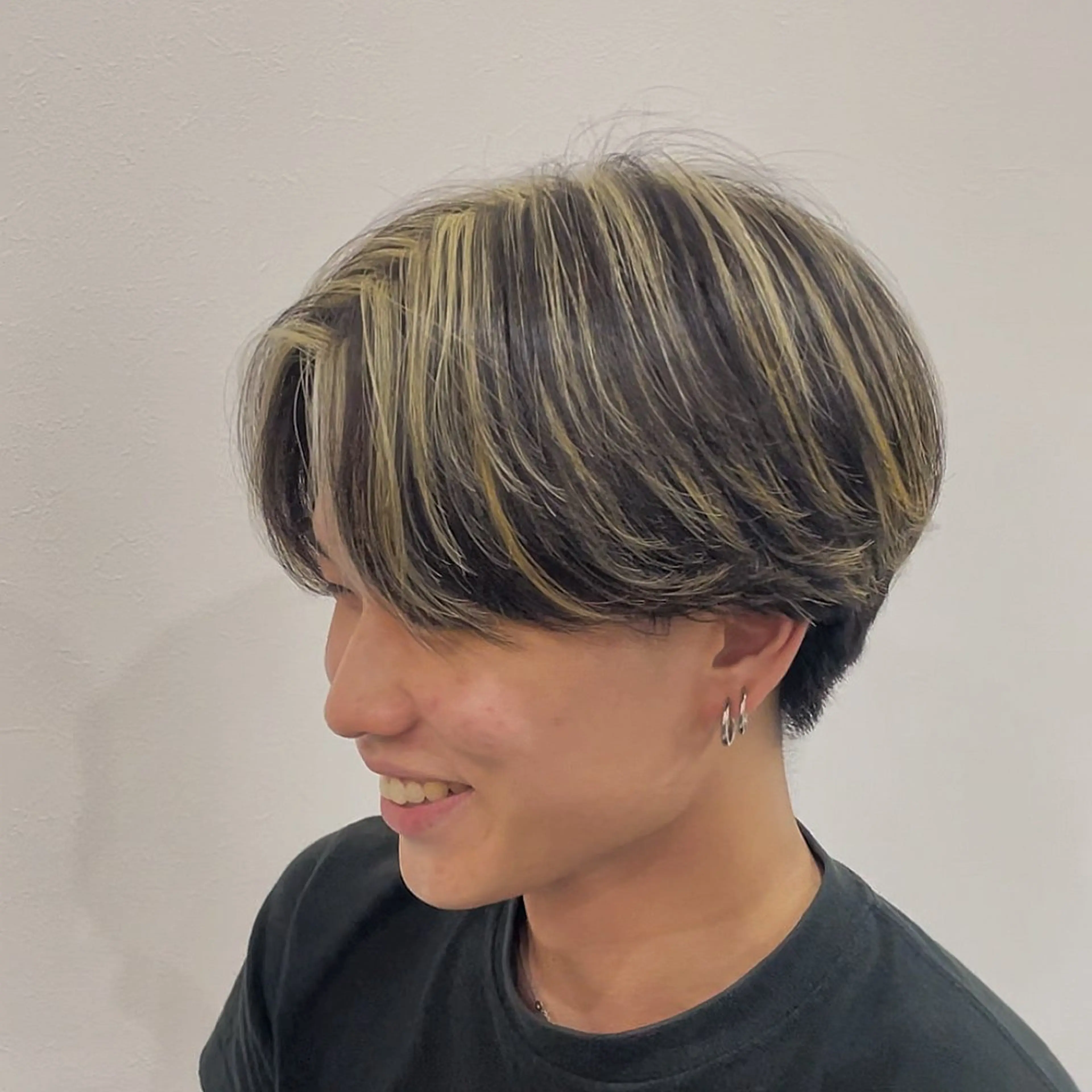 カラー メンズ 鈴木 七海のヘアスタイル