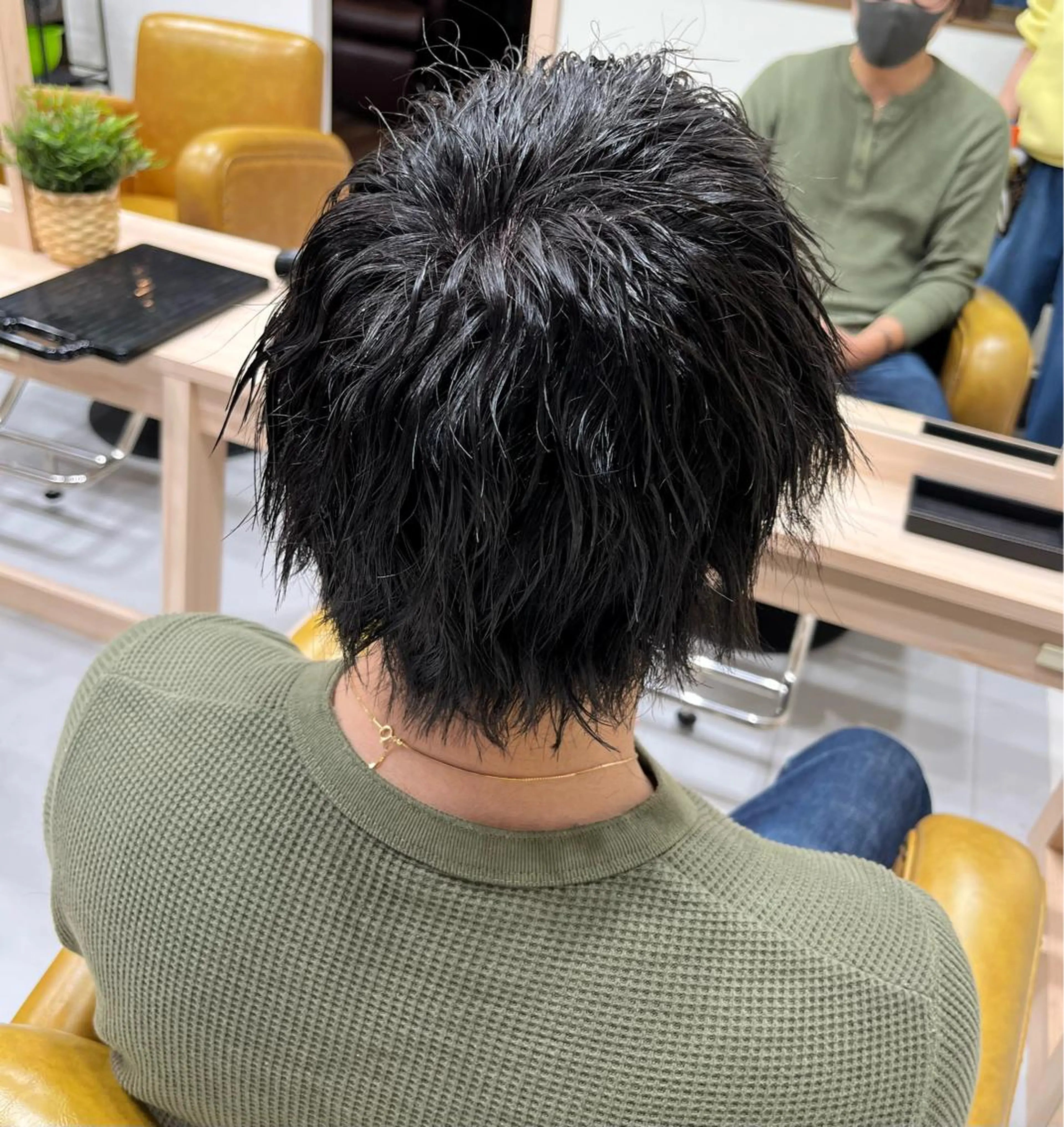 ショート パーマ メンズ メンズパーマ メンズツイストパーマ ツイストパーマ カット パーマ 峯 渉人のヘアスタイル