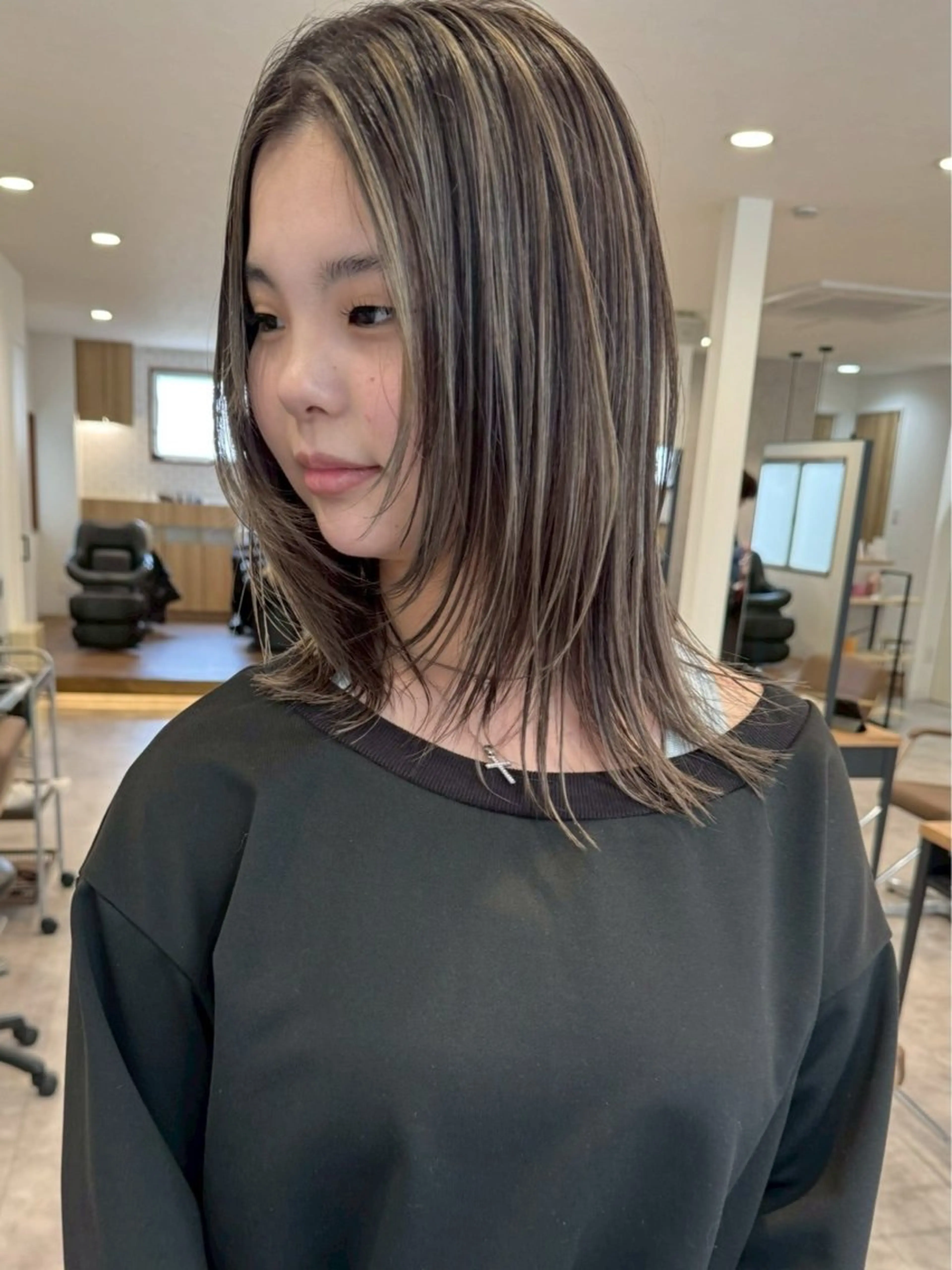 カット+ハイライトカラーの写真