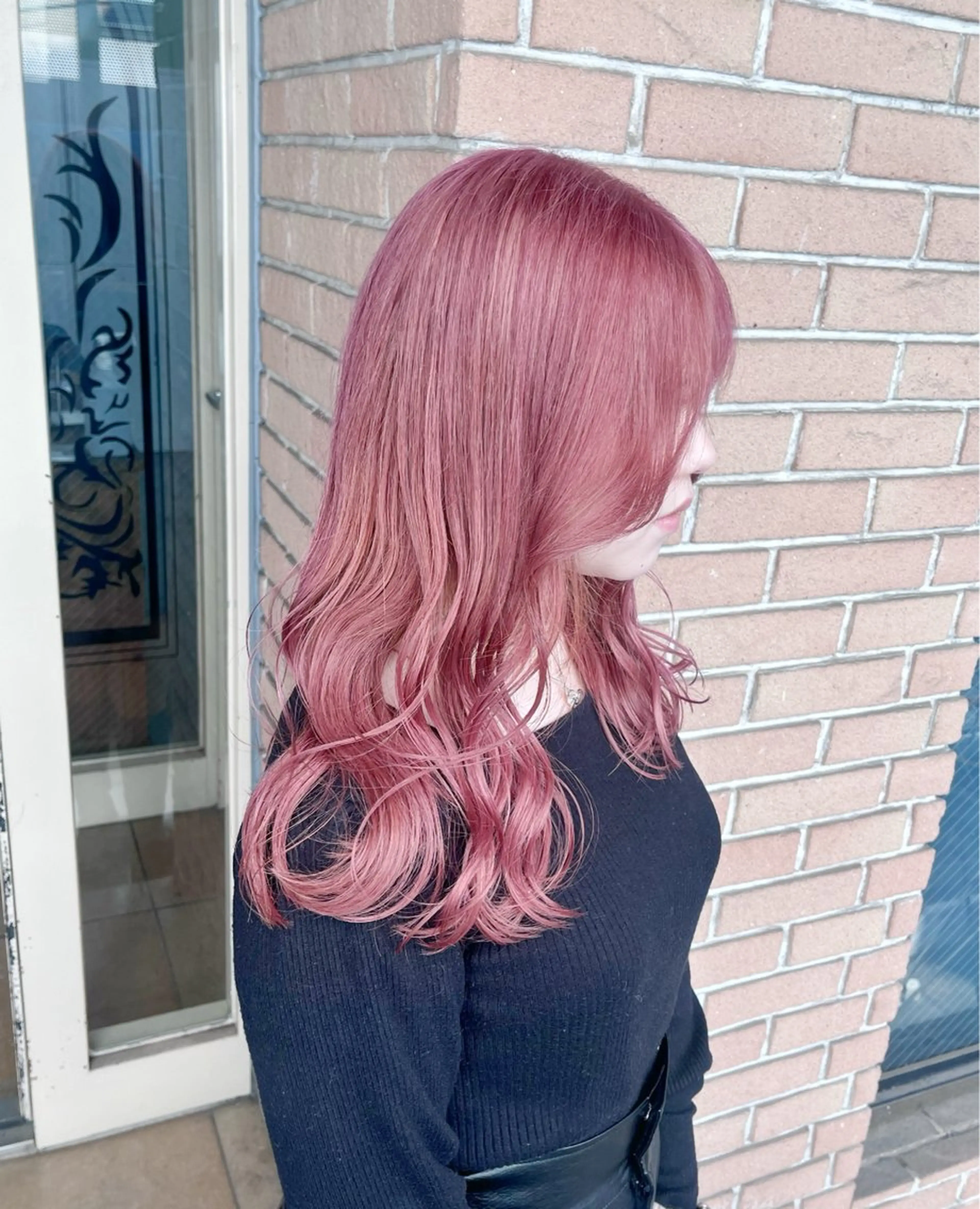 セミロング カラー ヘアアレンジ ブリーチ ヘアカラー ピンクカラー🩷 ヘアセットＮＯ.1のヘアスタイル