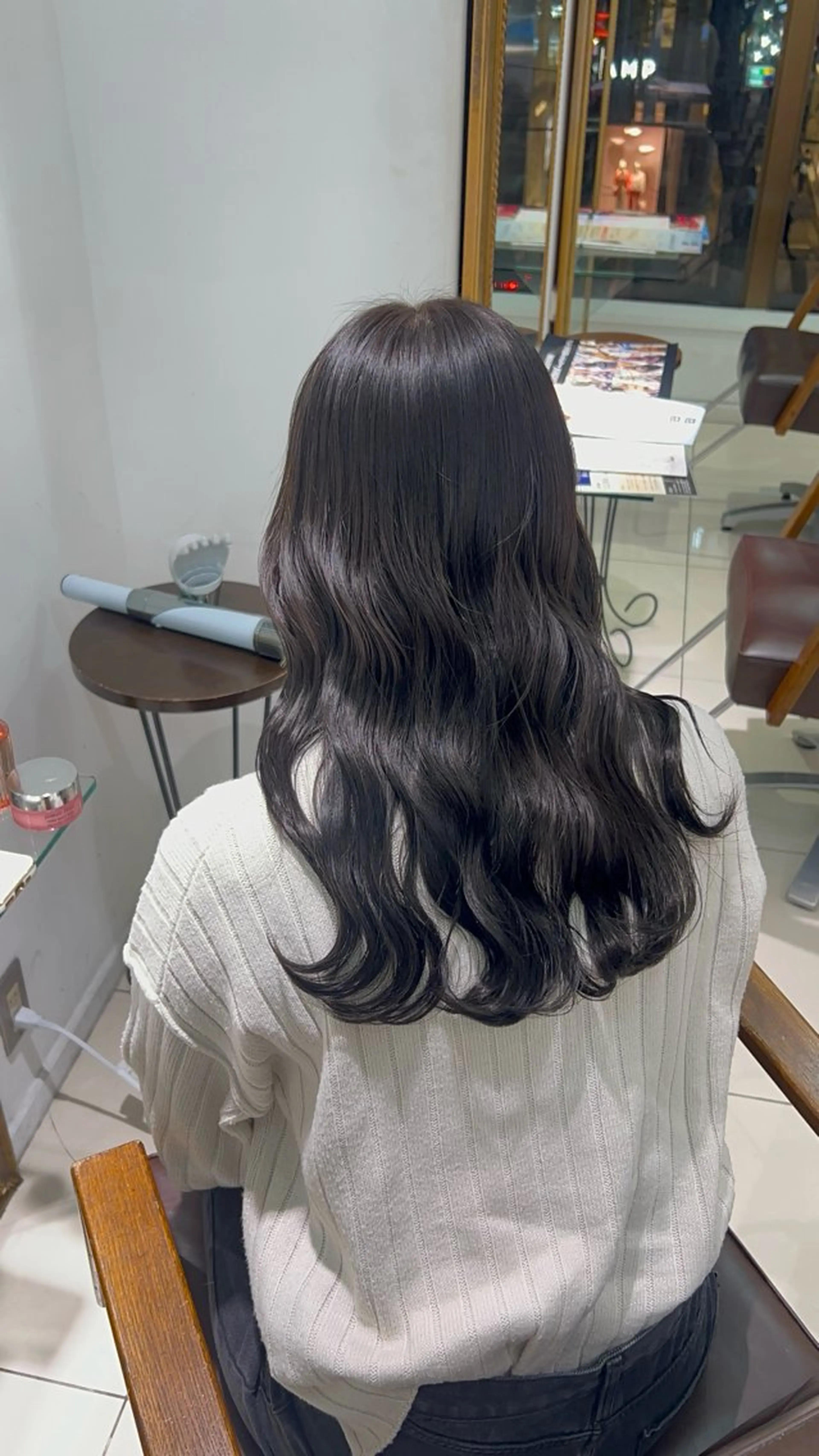 ロング カラー 透明感カラー グレージュ オリーブグレージュ オリーブグレー ヘアカラー トリートメント ハイトーンカラー 🤍🫧 長井 律のヘアスタイル