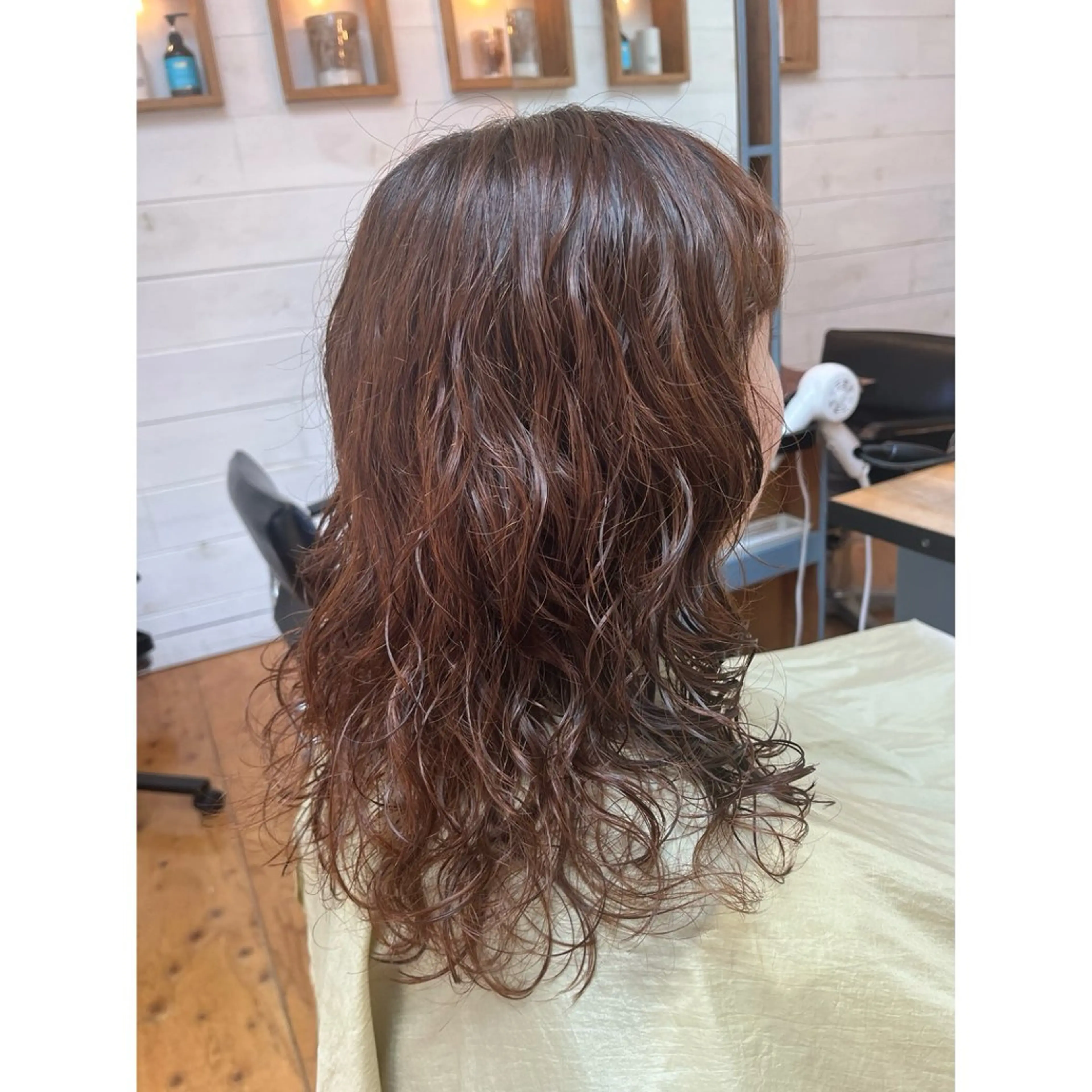 ミディアム パーマ ミディアムパーマ ウルフカット カット パーマ Lagom なかだのヘアスタイル