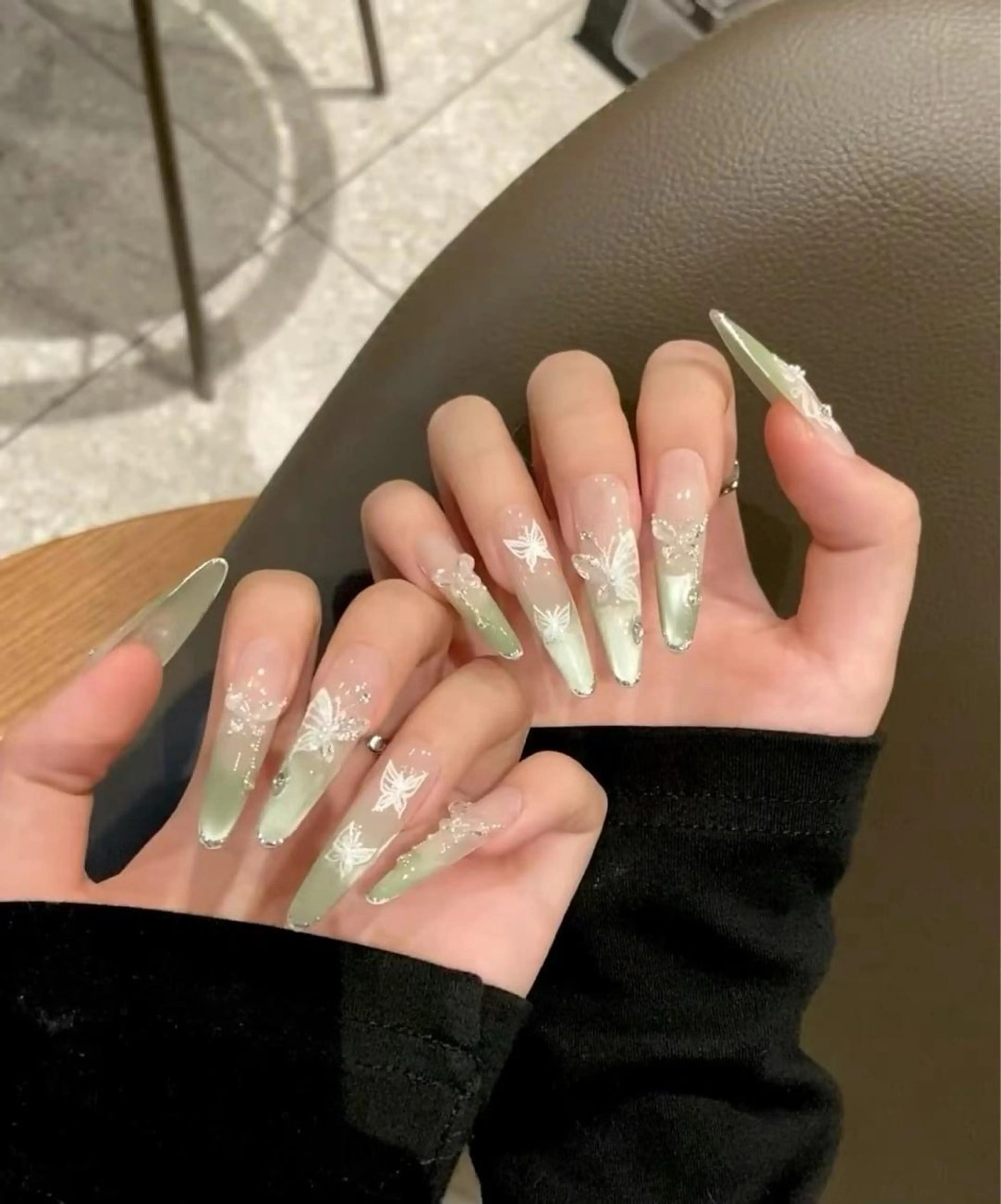 ネイル 成人式 フレンチネイル ジェルネイル 韓国ネイル マグネットネイル ハンドネイル ハンドケア Sun Nail 池袋のエステ・リラクイメージ