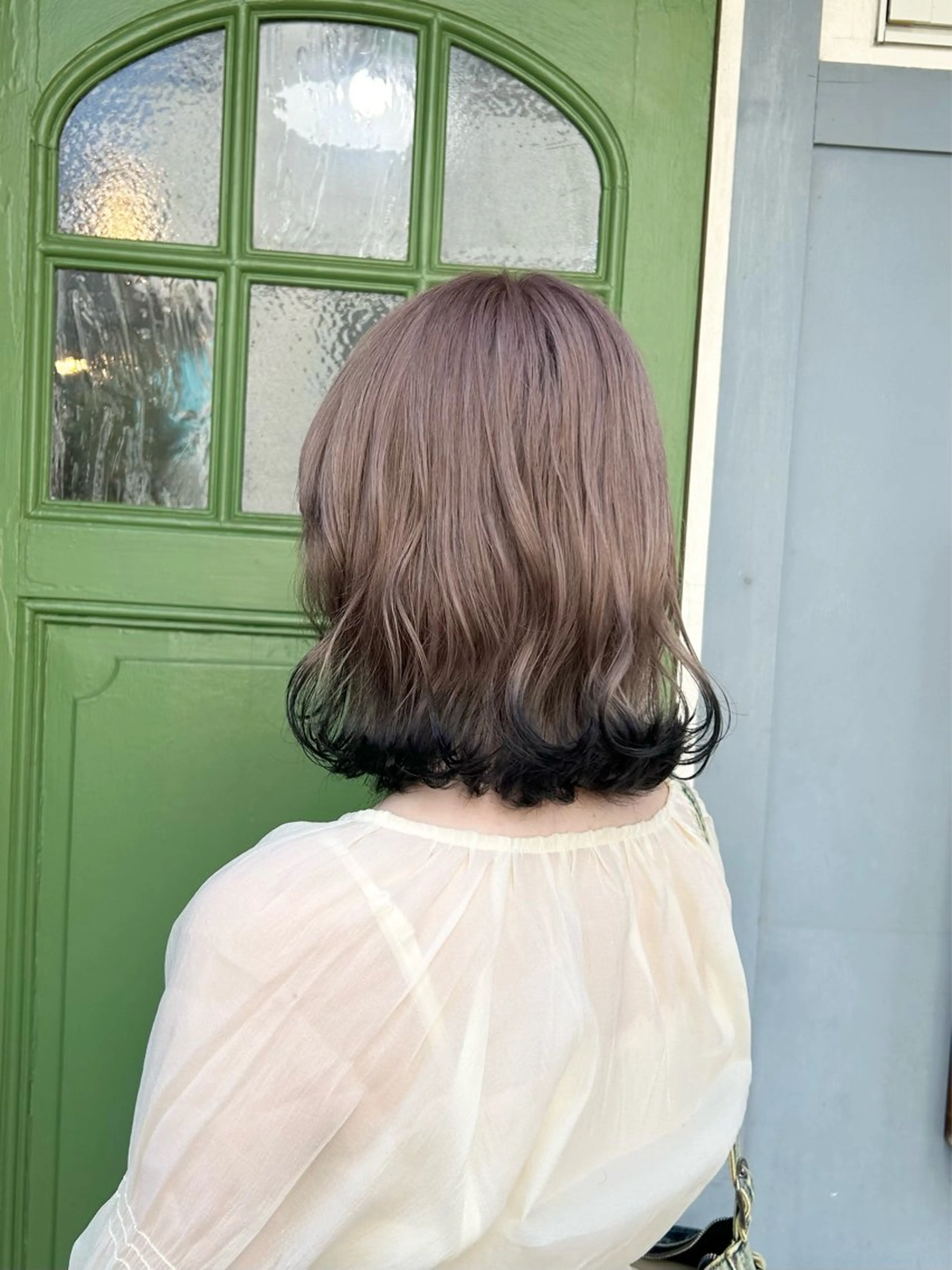 ショート カラー ベージュカラー 黒髪 ブリーチ ラベンダーカラー ラベンダーベージュ カット ヘアカラー トリートメント BRITS 渡辺 菜々子のヘアスタイル