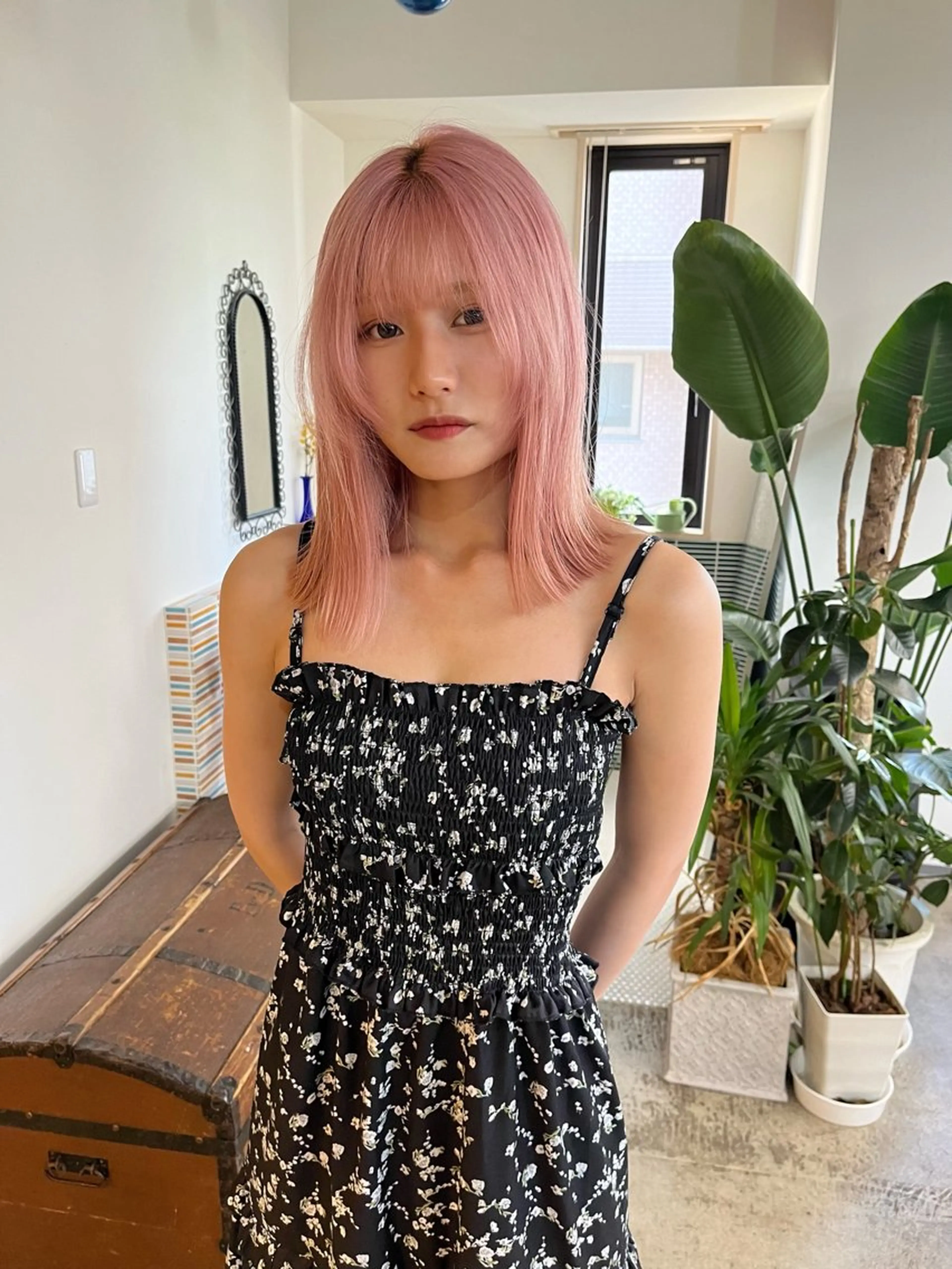 ミディアム カラー ブリーチ ピンクカラー ホワイトピンク カット ヘアカラー トリートメント 🩷ハイトーン透明感 レイヤー🩷ユリカのヘアスタイル