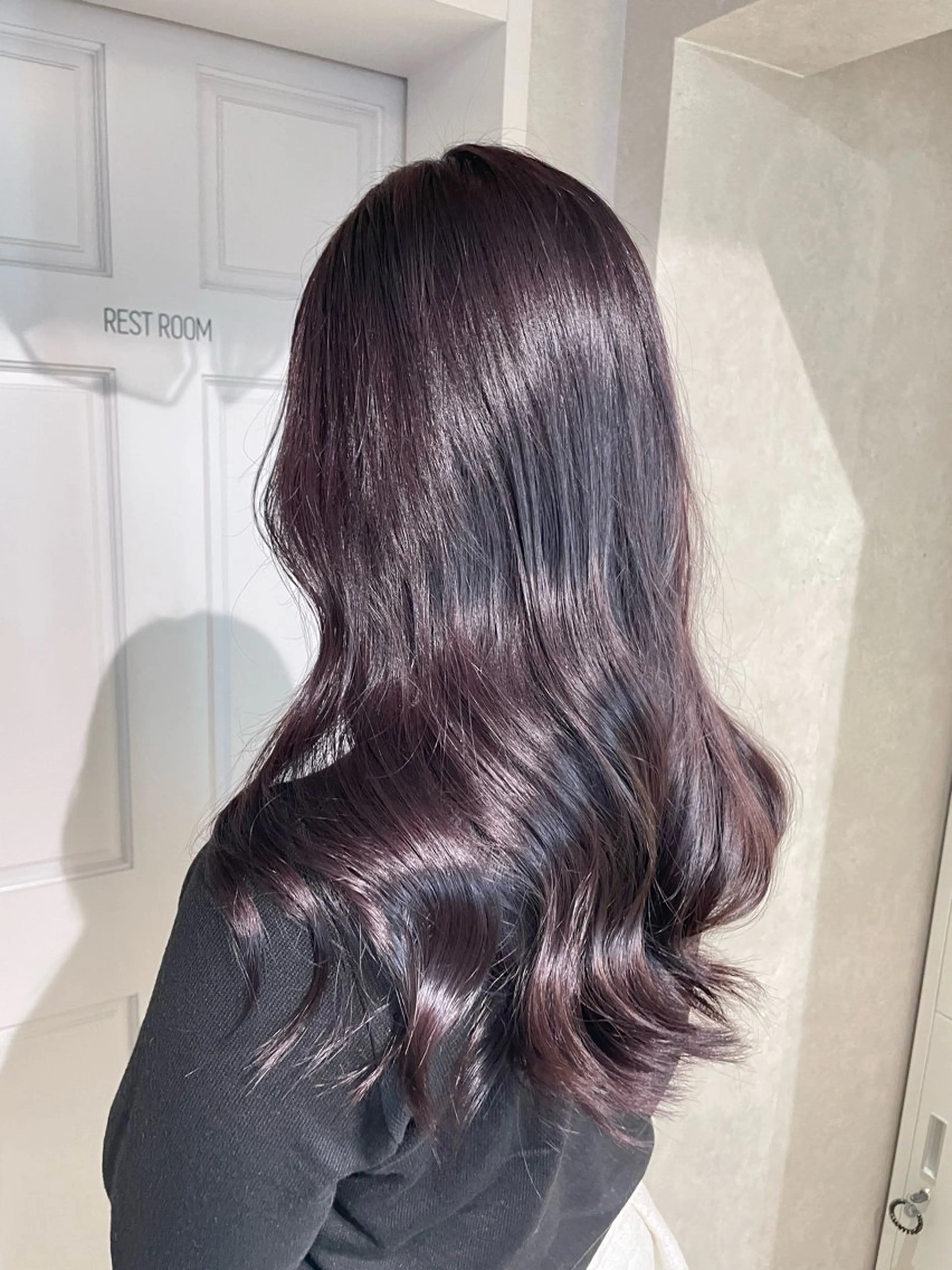 セミロング カラー ブリーチ ダブルカラー ラベンダーカラー ブリーチなしカラー ヘアカラー ナチュラル透明感🌱 小山美樹子のヘアスタイル