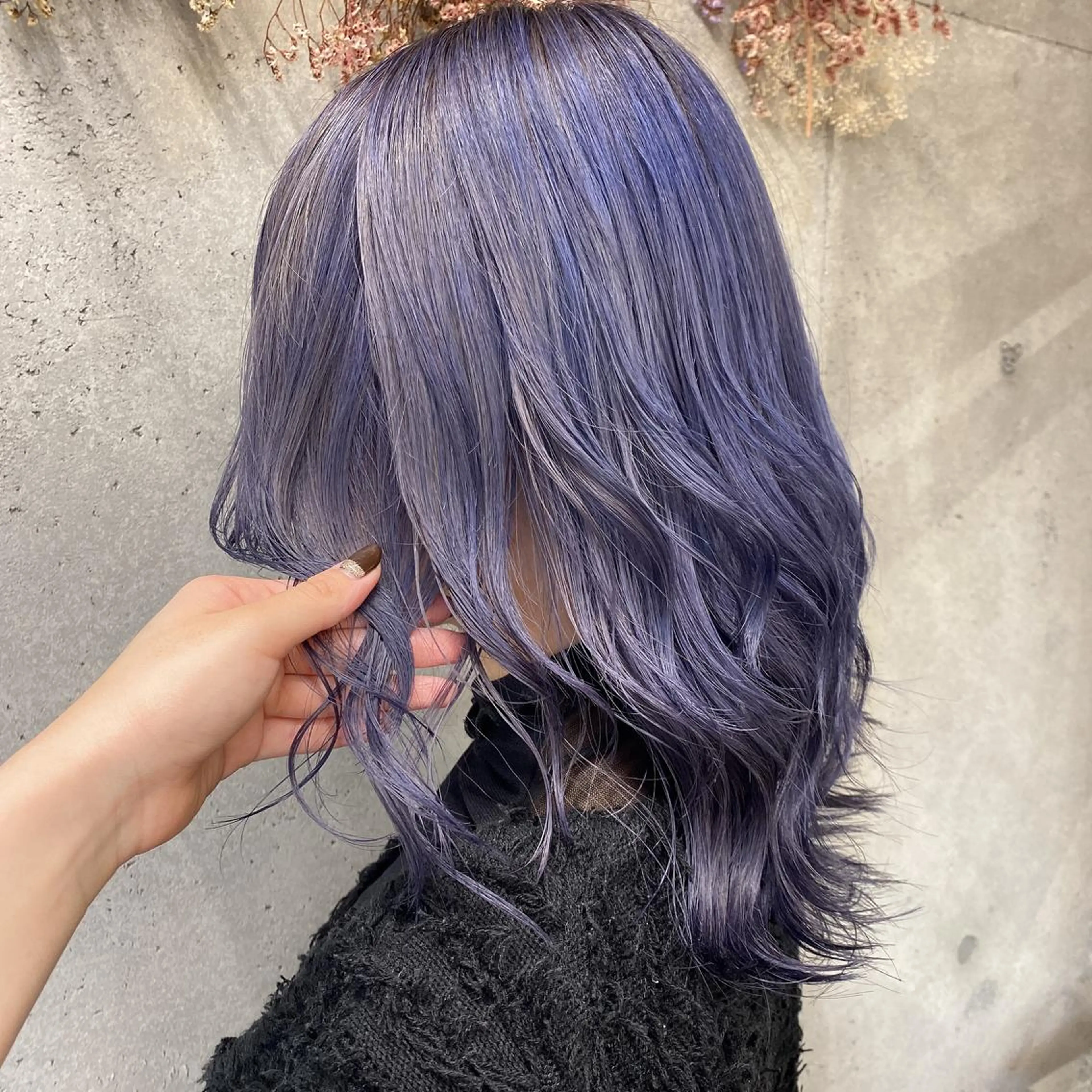 セミロング カラー シルバー wakana 【ブリーチカラー】のヘアスタイル