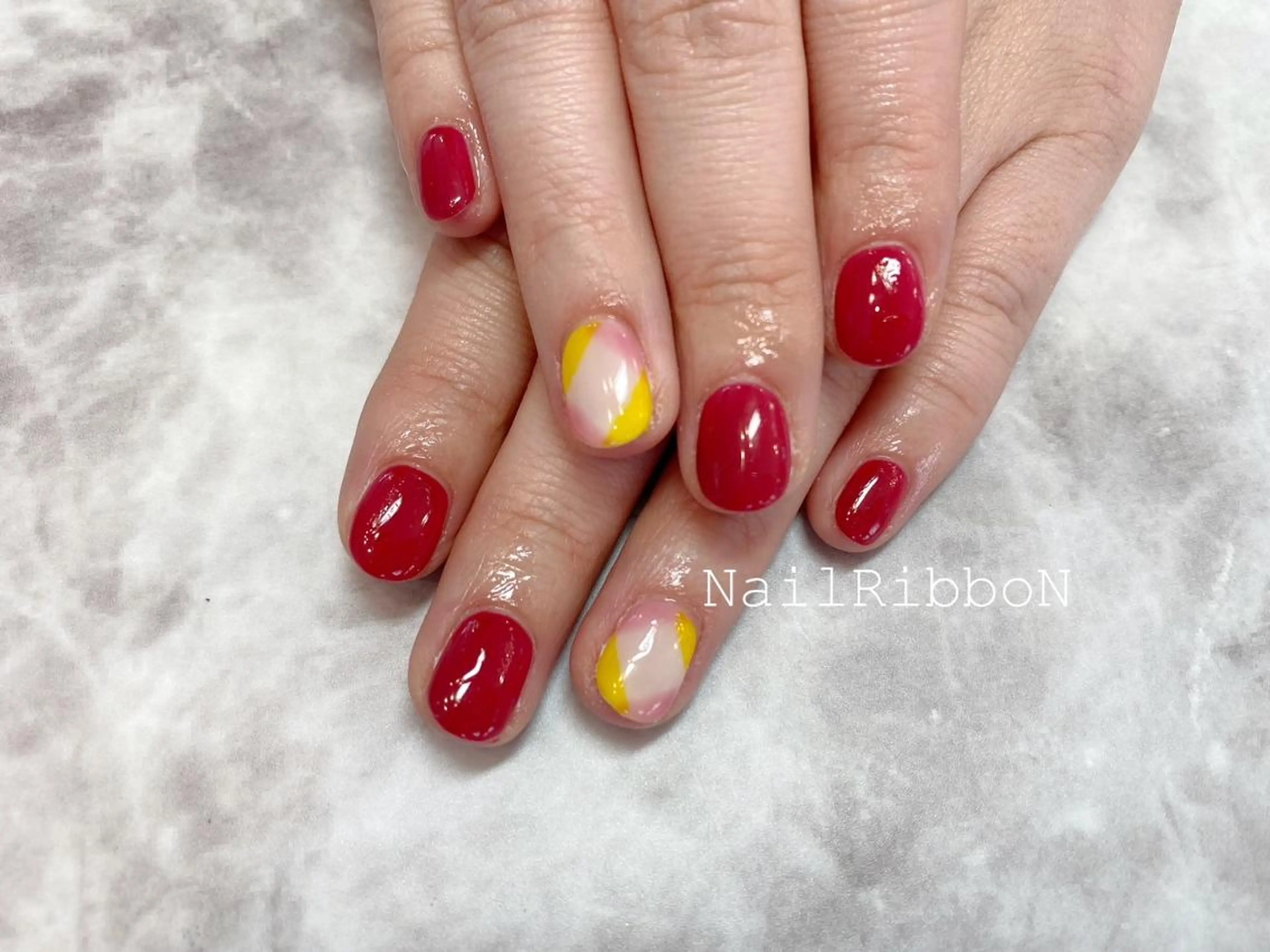 ネイル ネイルリボン 伊藤のネイルデザイン