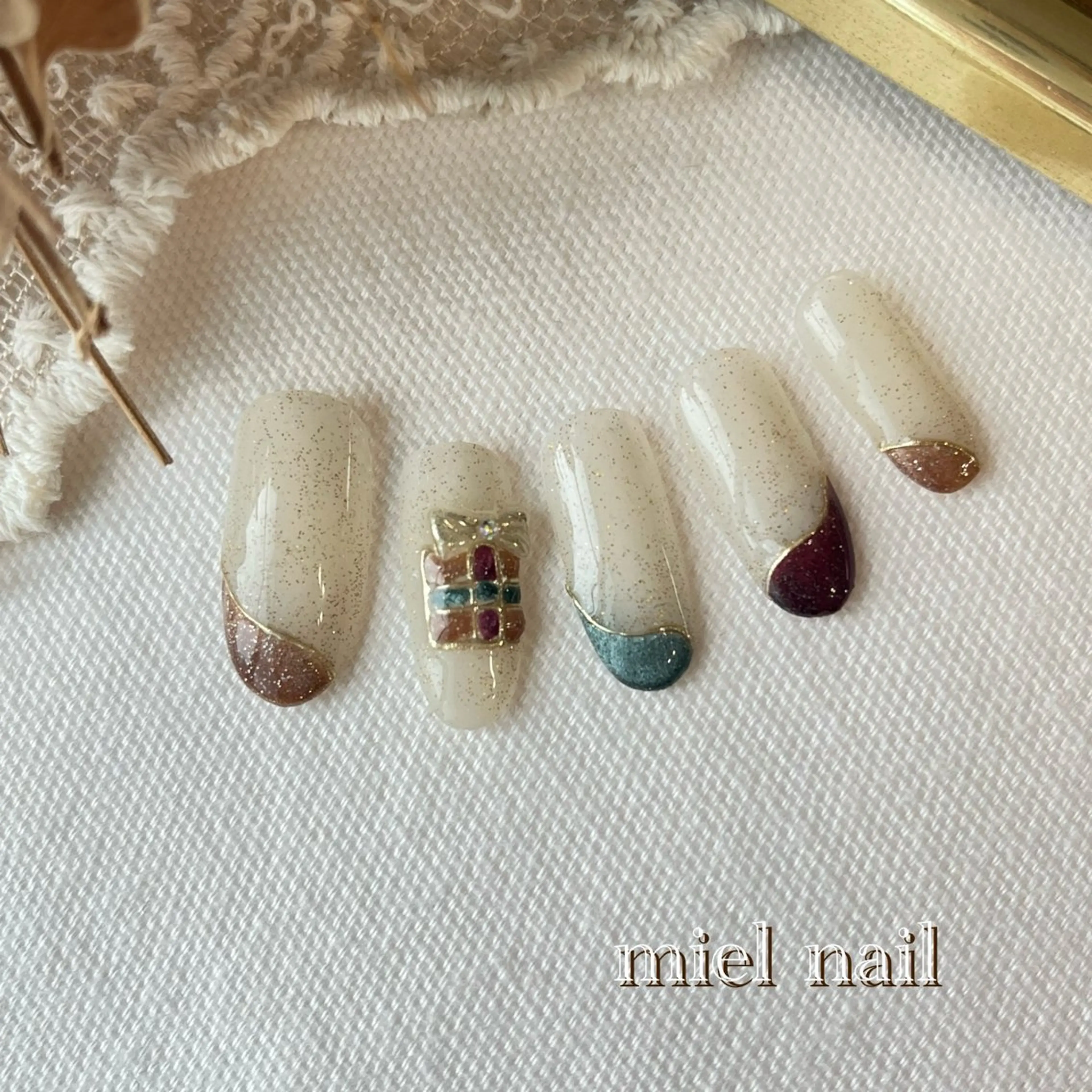 ネイル アートネイル フレンチネイル マグネットネイル ミラーネイル 冬ネイル ハンドネイル miel nailのネイルデザイン