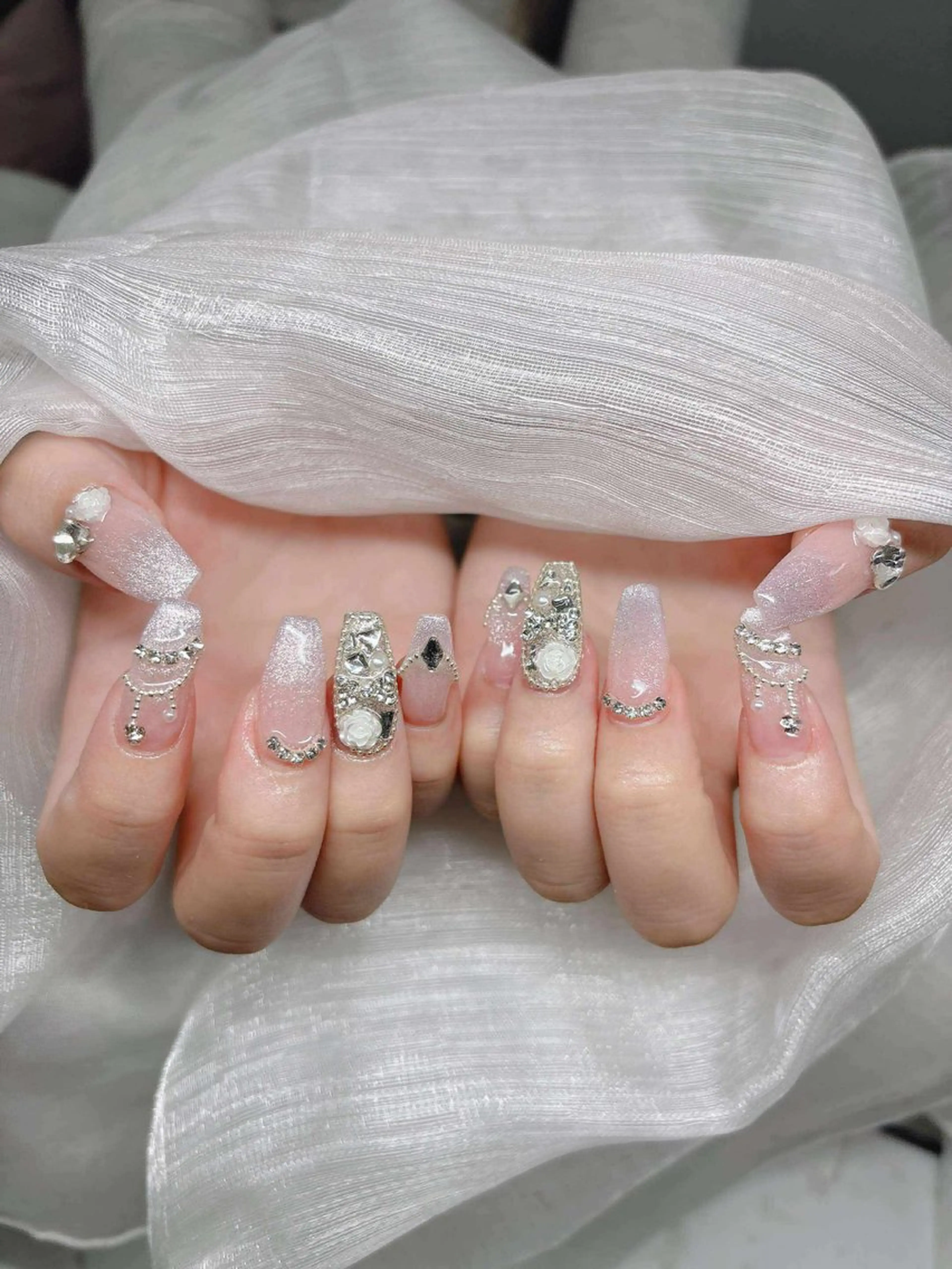 ネイル 長さ出し グラデーション 卒業式 キラキラネイル マグネットネイル ハンドネイル Lee Nailsのネイルデザイン