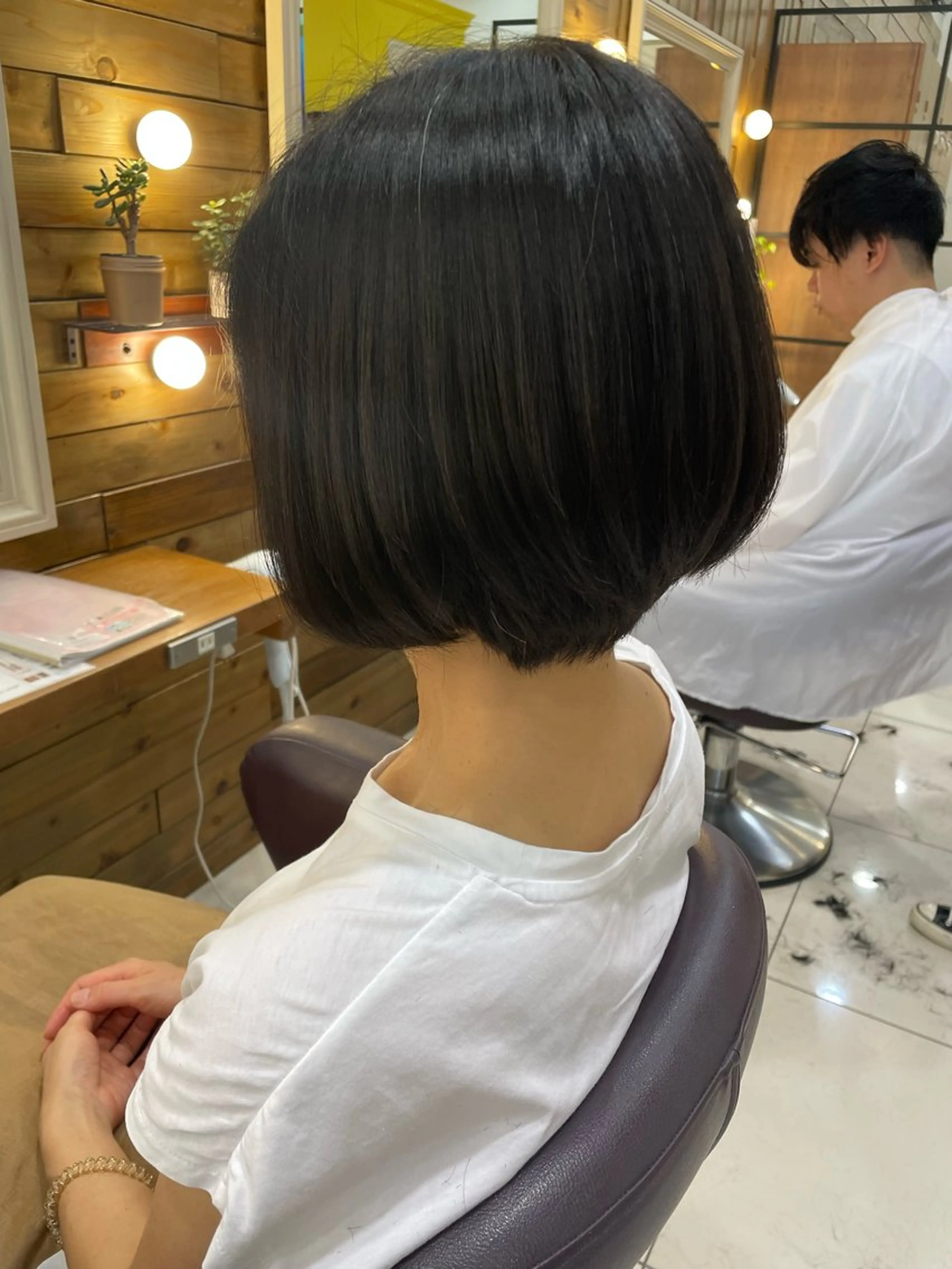 ショート カット ちぐさ/艶感/ ワンカラー🤍のヘアスタイル