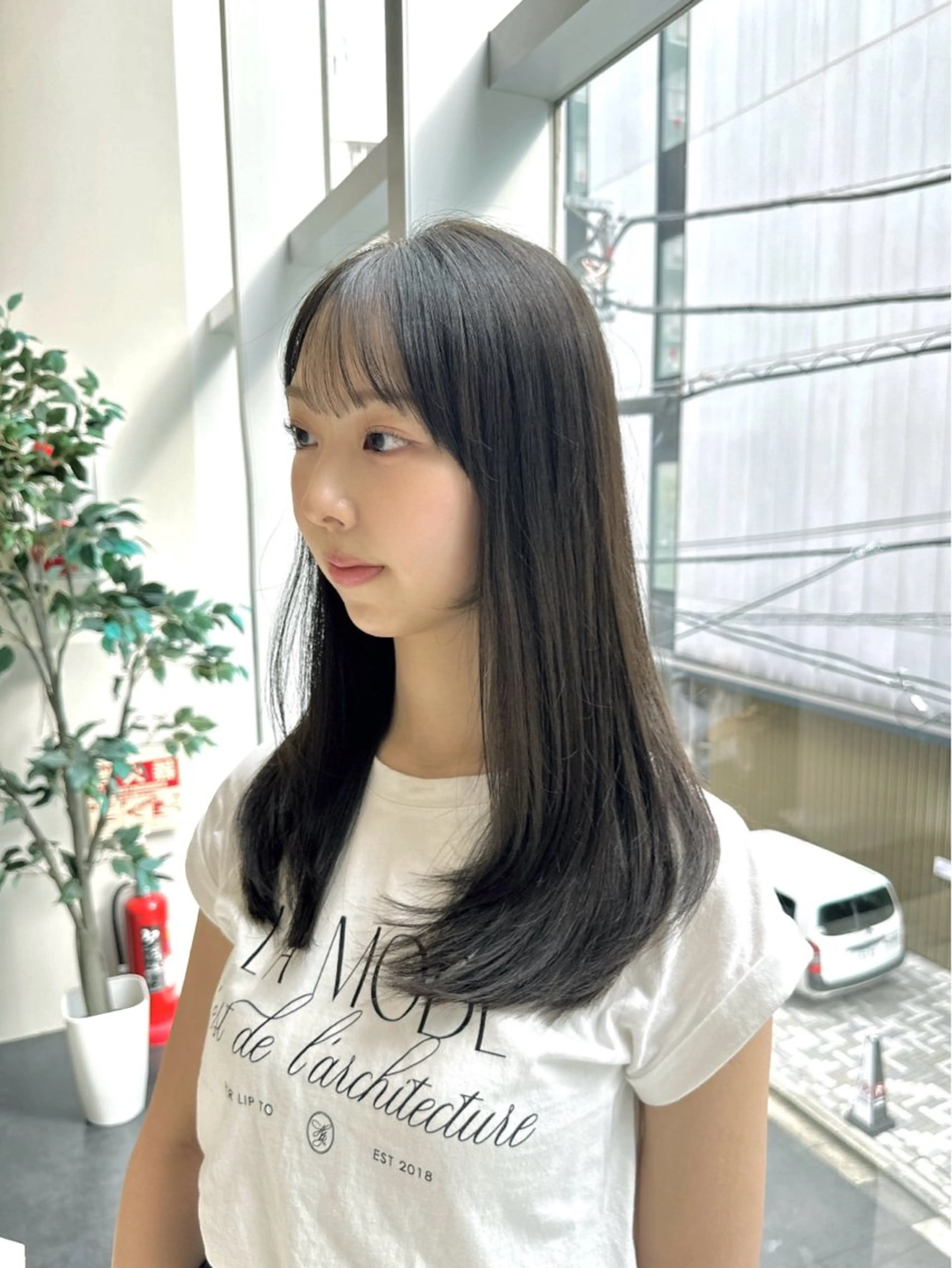 ロング カラー ブリーチ グレージュ ブリーチなしカラー オリーブグレージュ オリーブグレー カット ヘアカラー トリートメント LUMO所属・矢野 晃平のヘアスタイル