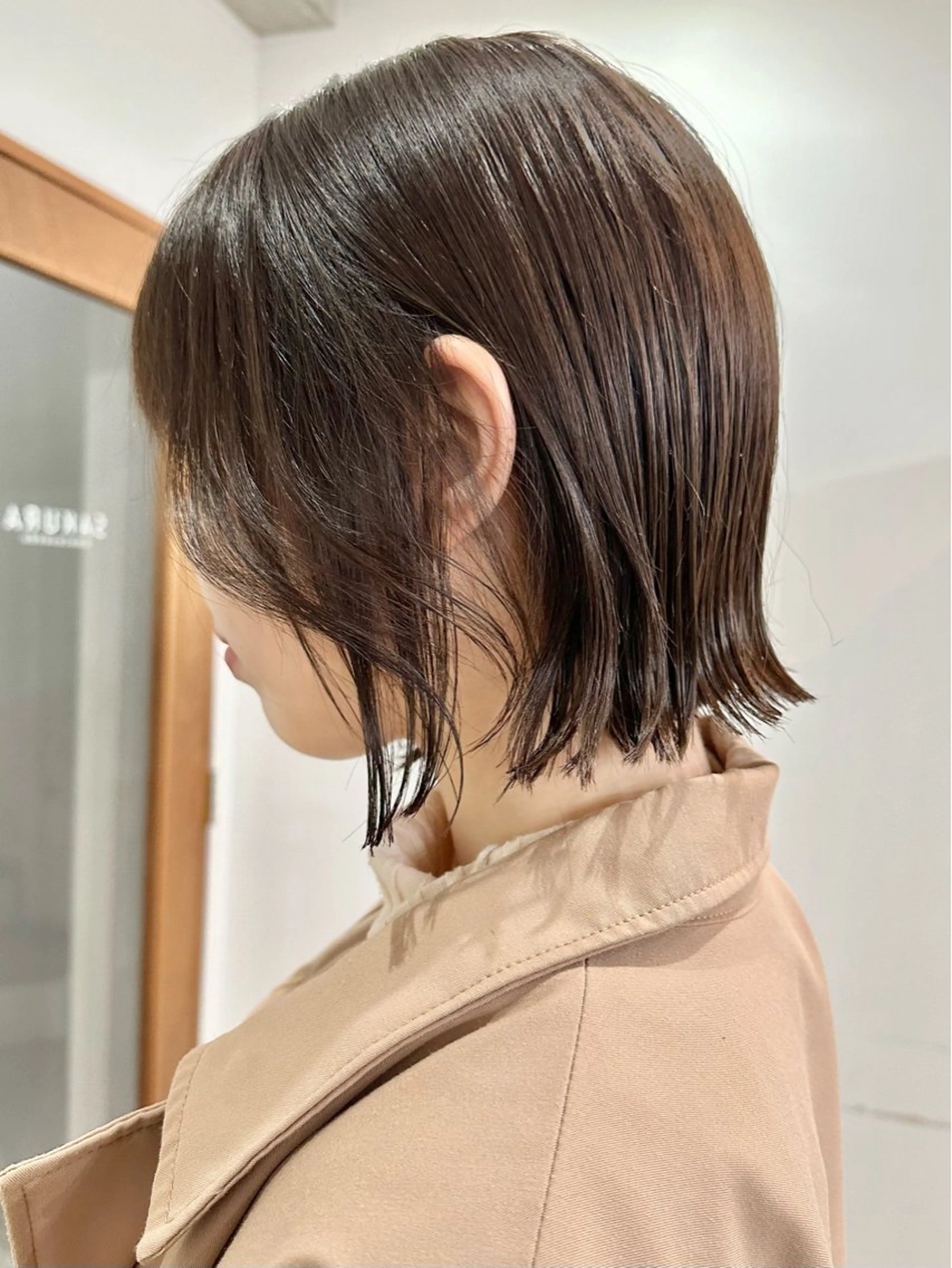 ショート 切りっぱなしボブ ショートボブ ボブ くびれヘア 顔まわりレイヤー SAKURA表参道所属・切りっぱなしボブ/ デザインカラー店長のヘアスタイル