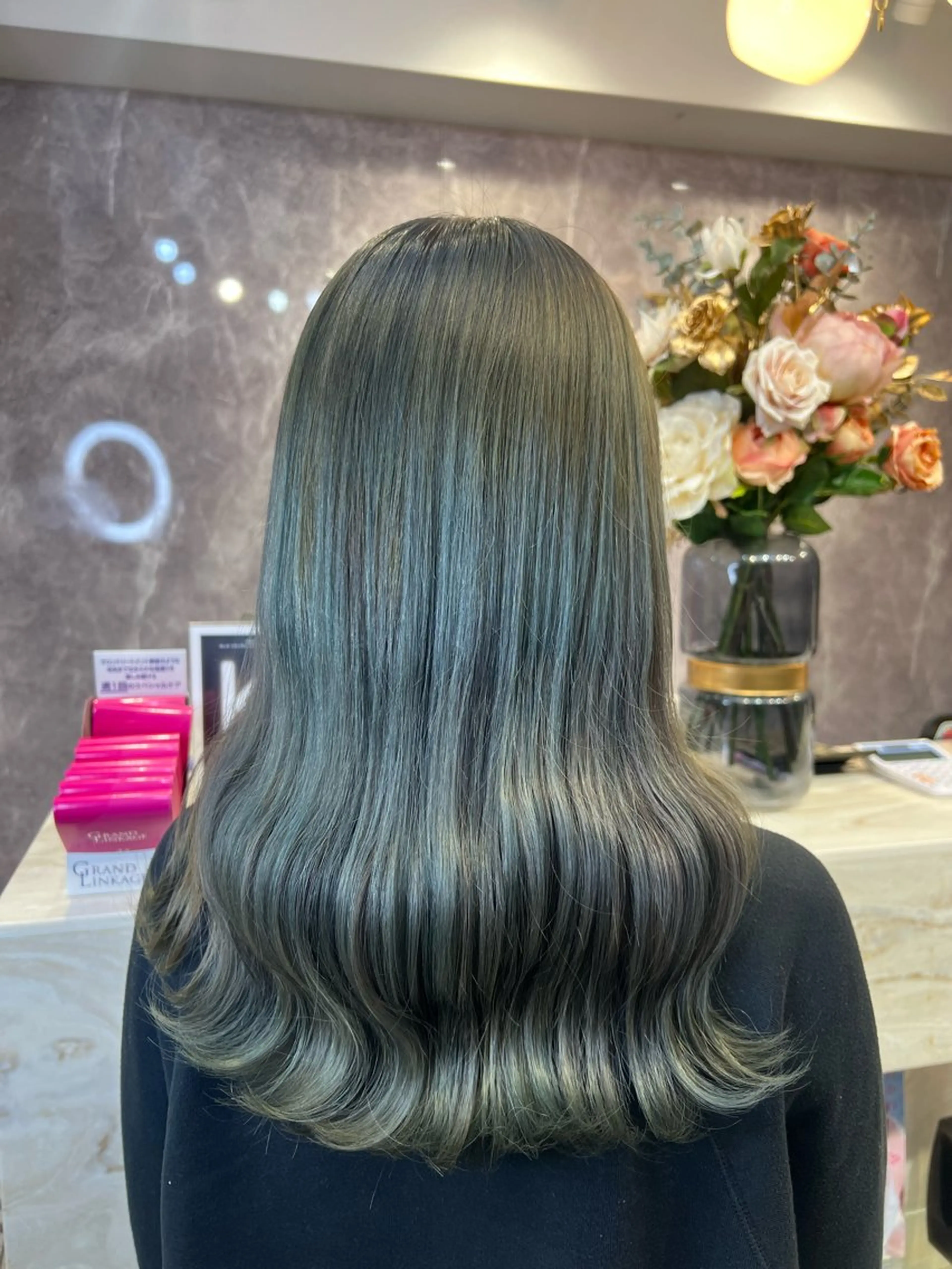 セミロング カラー シールエクステ ベージュカラー ブリーチ ケアブリーチ 透明感カラー ヘアカラー ハイトーン/髪質改善 🌼KASUGA🎀のヘアスタイル