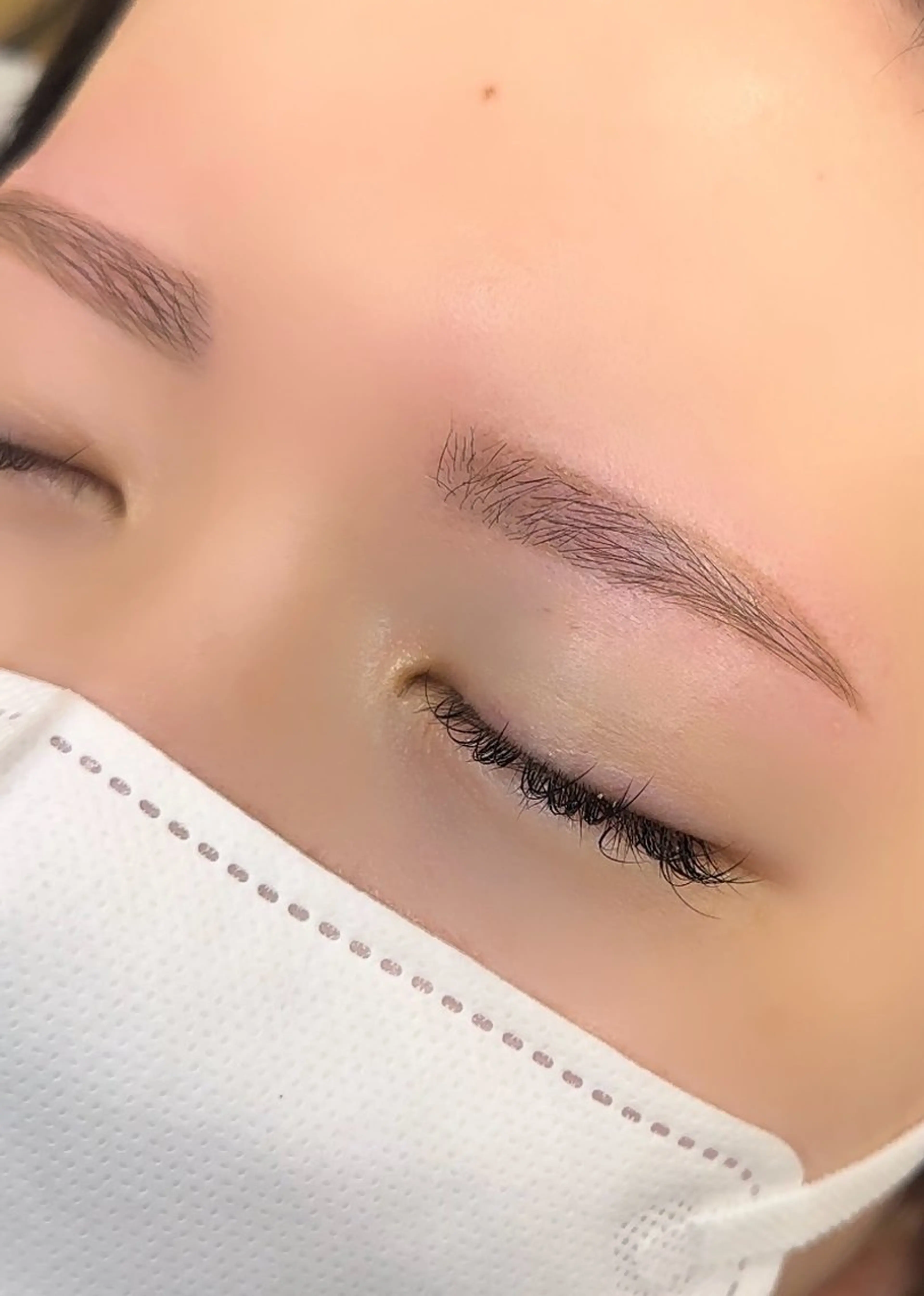 アイブロウ 新保 愛玖の眉毛・アイブロウイメージ