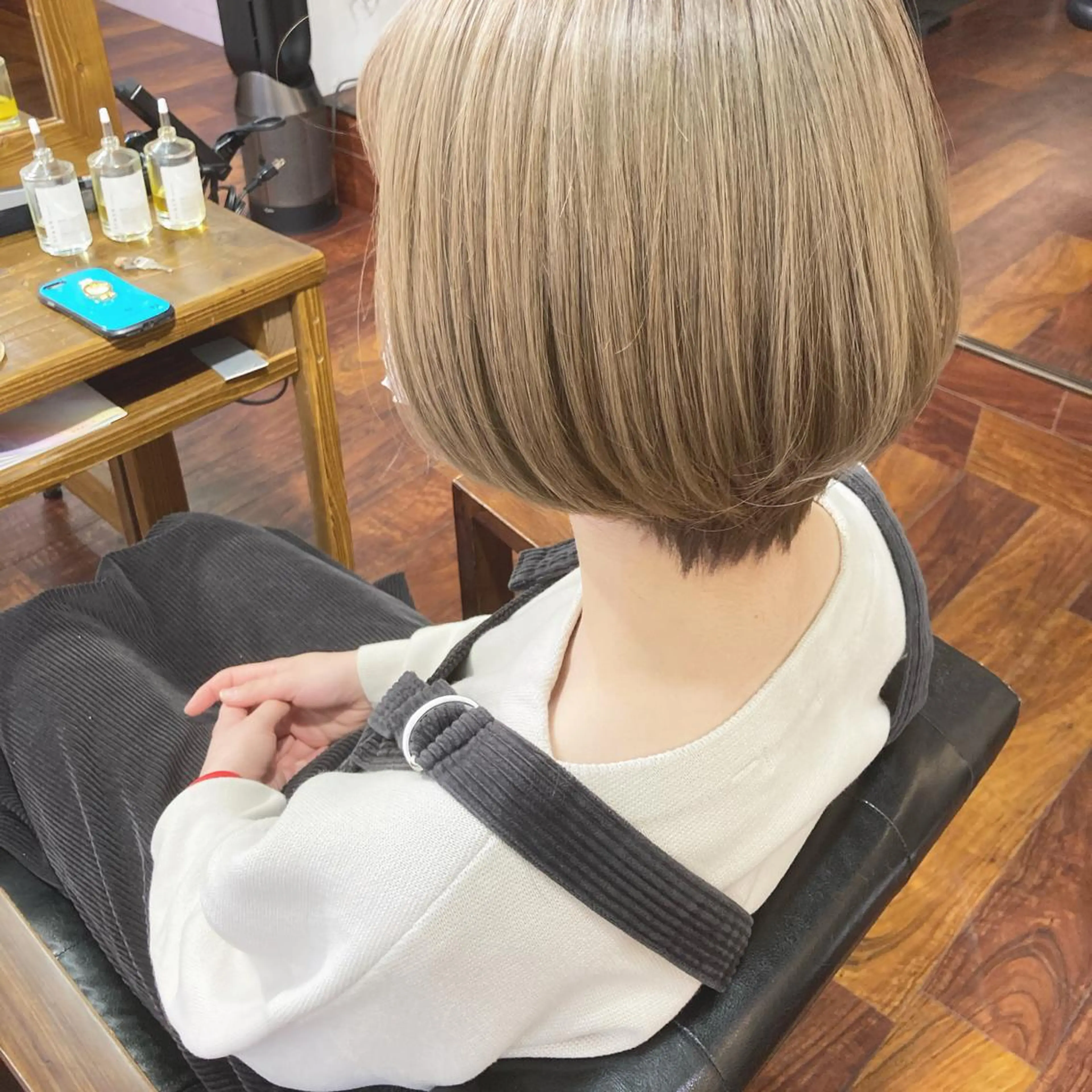 ショート カラー ブリーチ ハイトーンカラー ショートヘア 小木曽智美 /ボブ/ショートのヘアスタイル