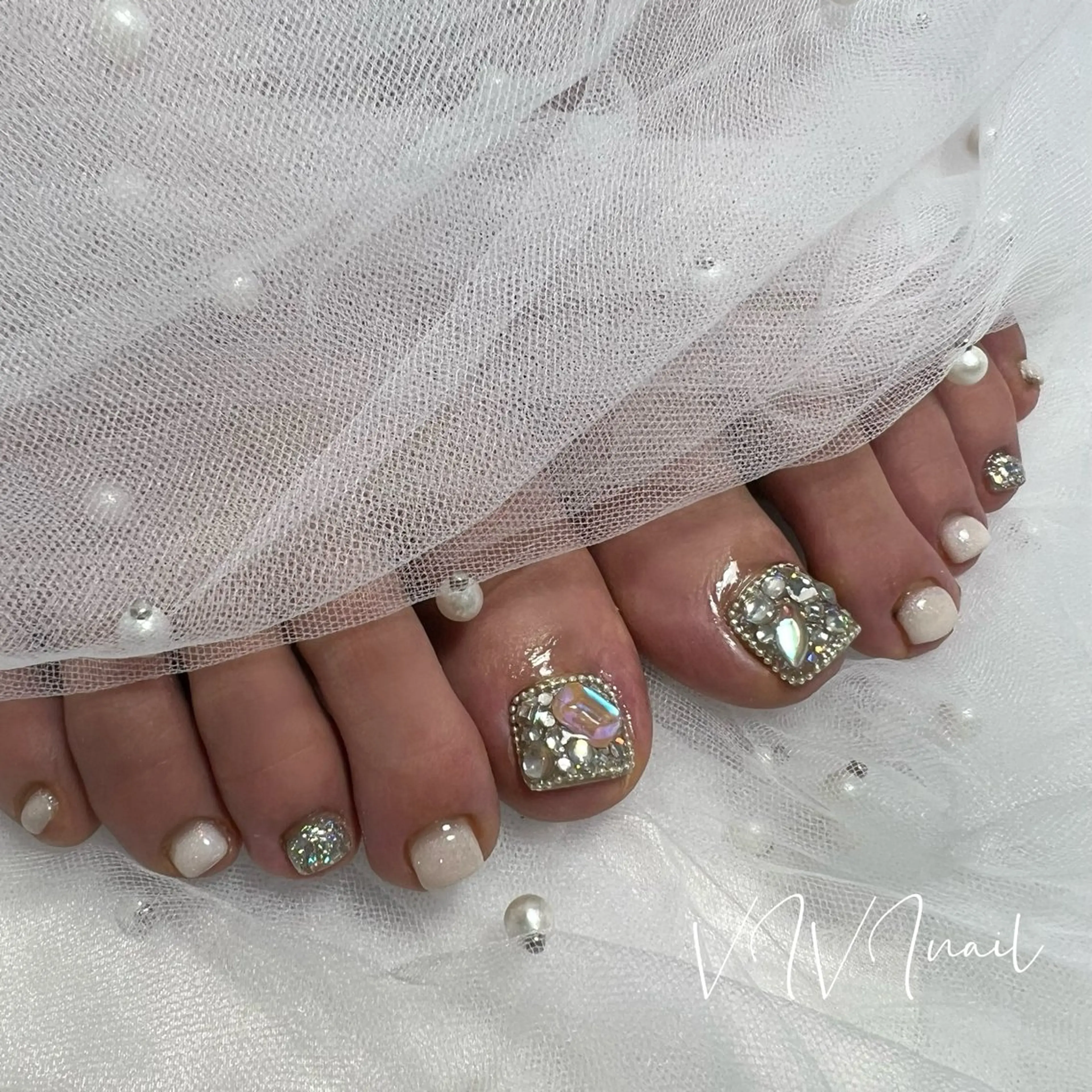 ネイル フットネイル キラキラネイル フットネイル vivi nailのネイルデザイン