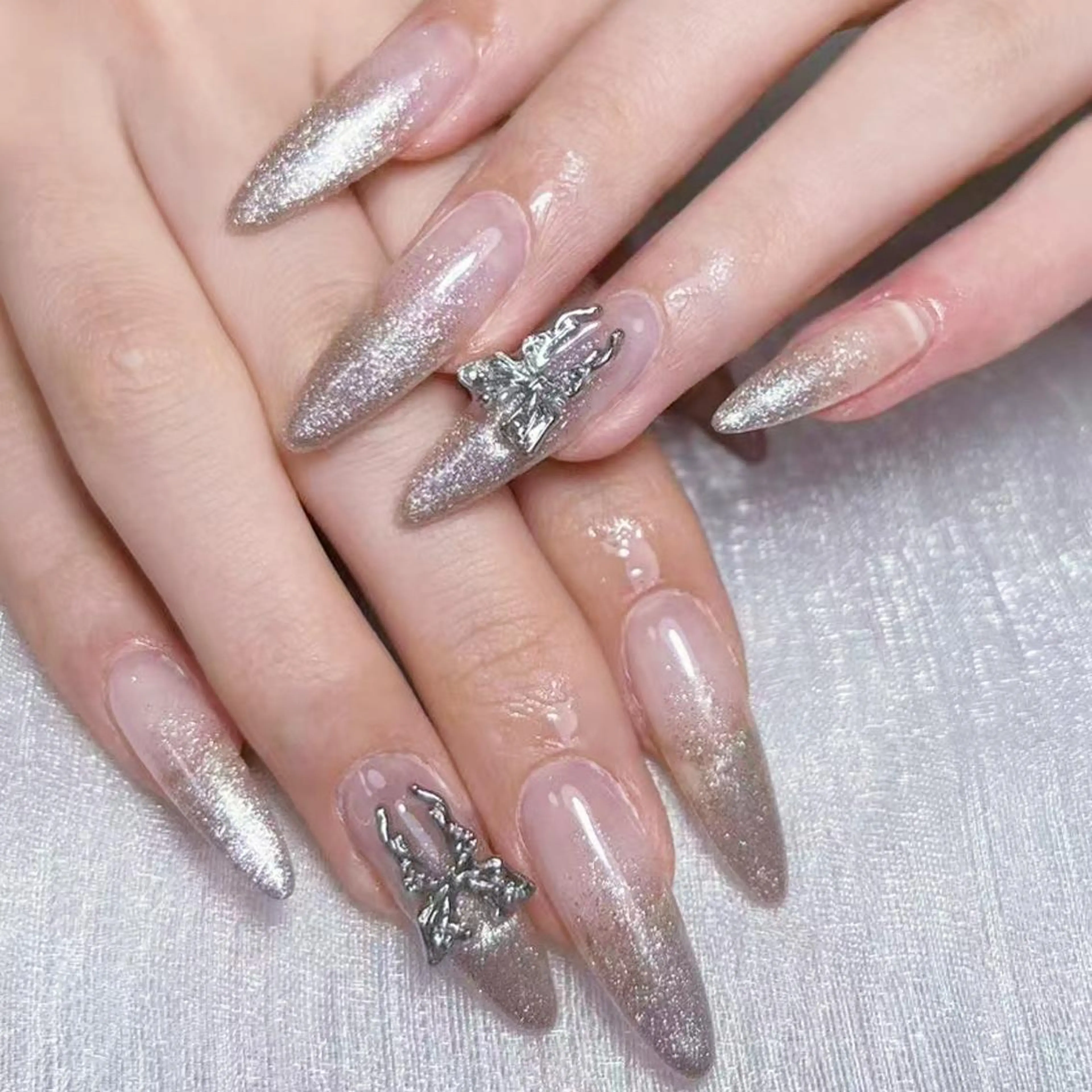 ネイル アートネイル オーロラネイル ガーリー キラキラネイル 韓国ネイル ハンドネイル DIAMOND Nail🥇のネイルデザイン