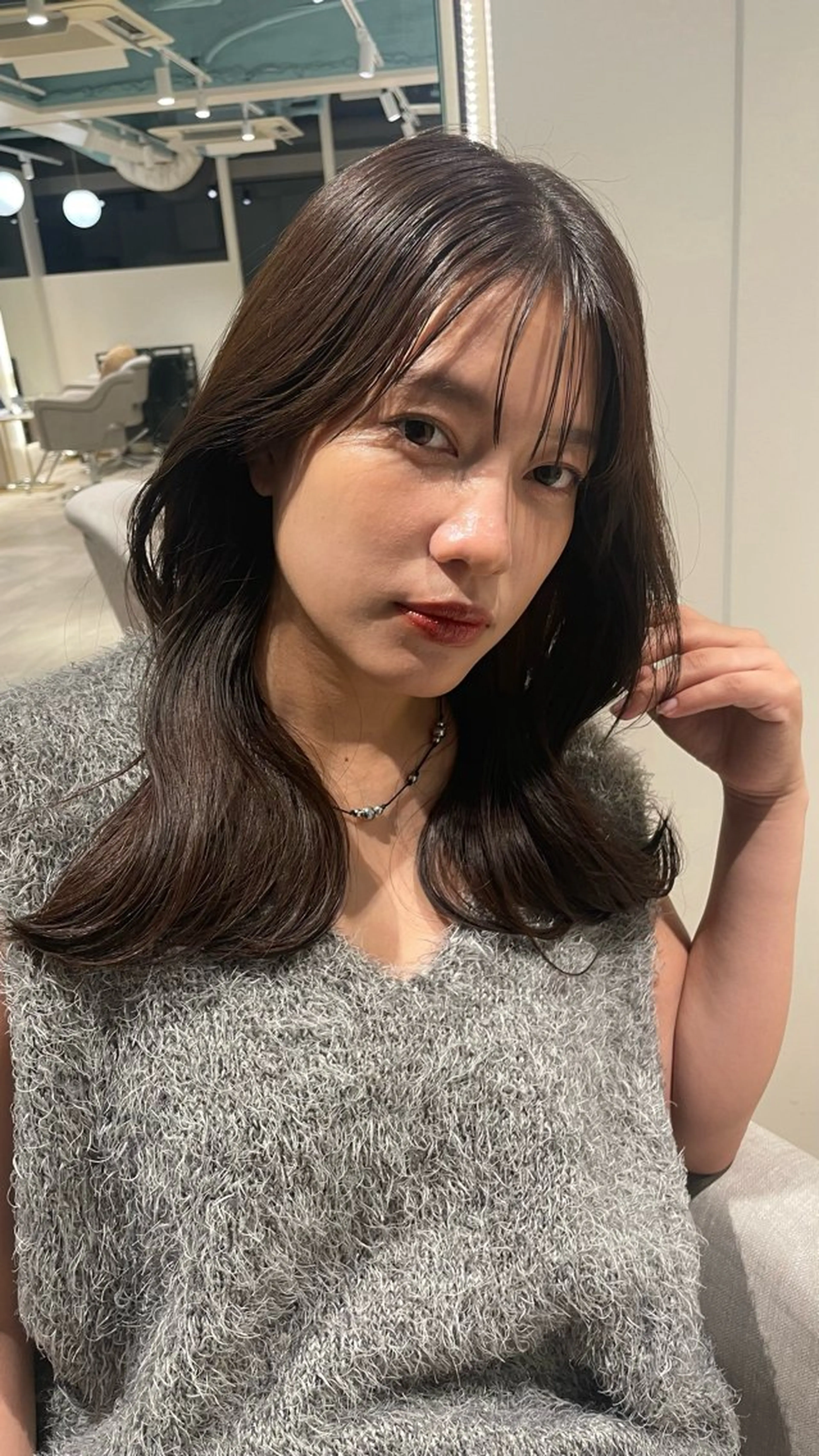 セミロング 根本 彩永のヘアスタイル