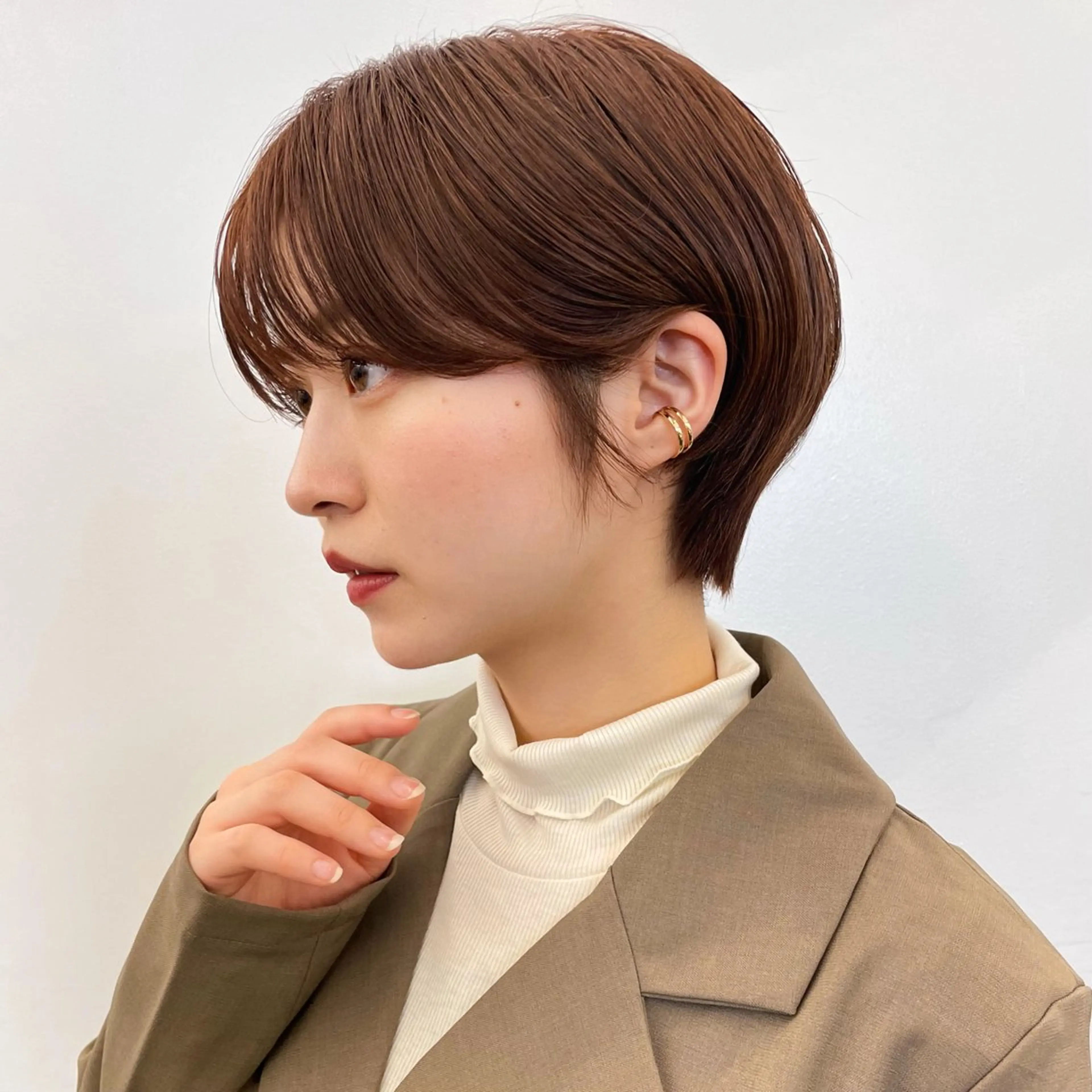 ショート カラー ブラウンカラー ナチュラルブラウン ショートヘア カット ヘアカラー 似合わせショート/透 明感カラー/西田祐賀のヘアスタイル