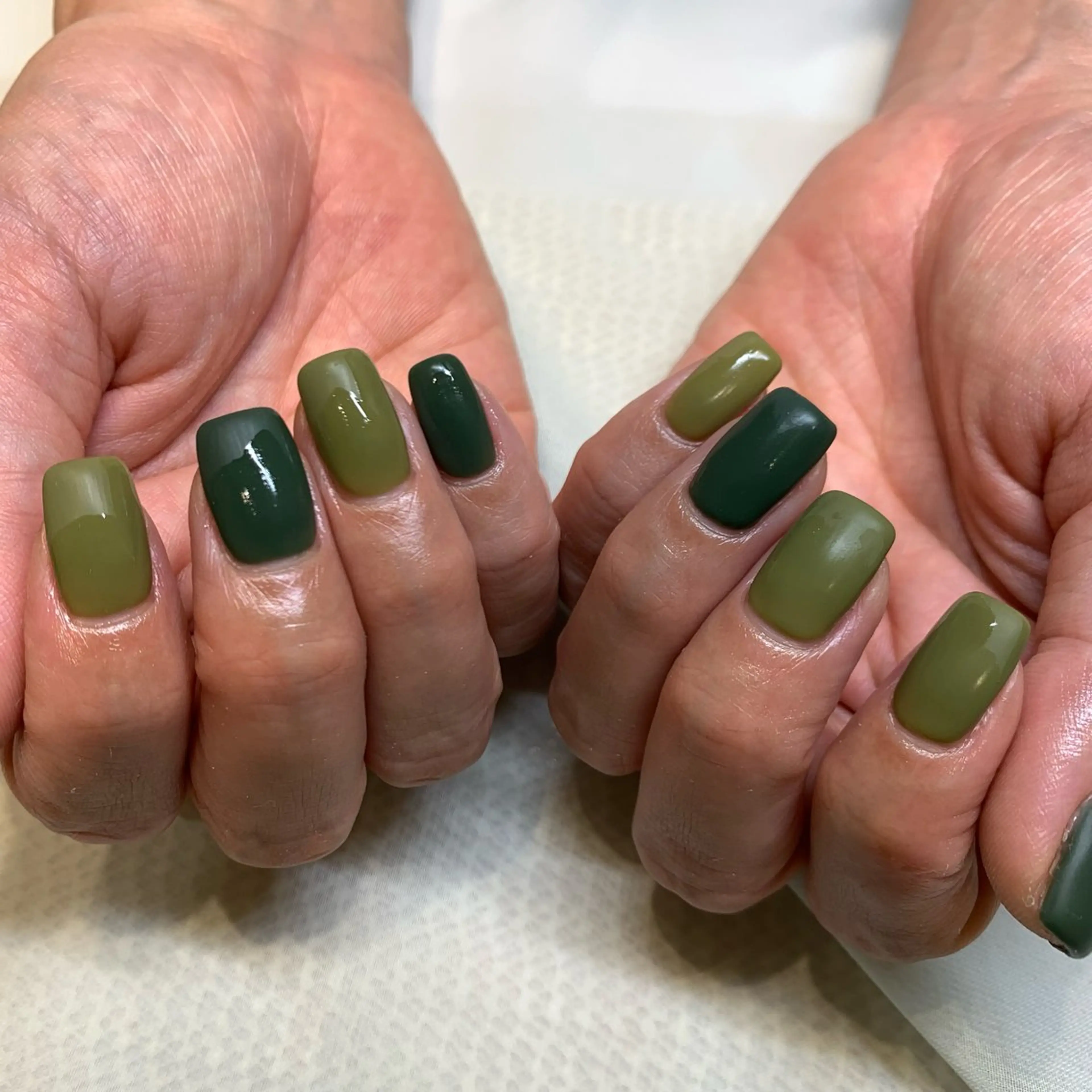 ネイル グリーン マットネイル nailAVANCE akariのネイルデザイン