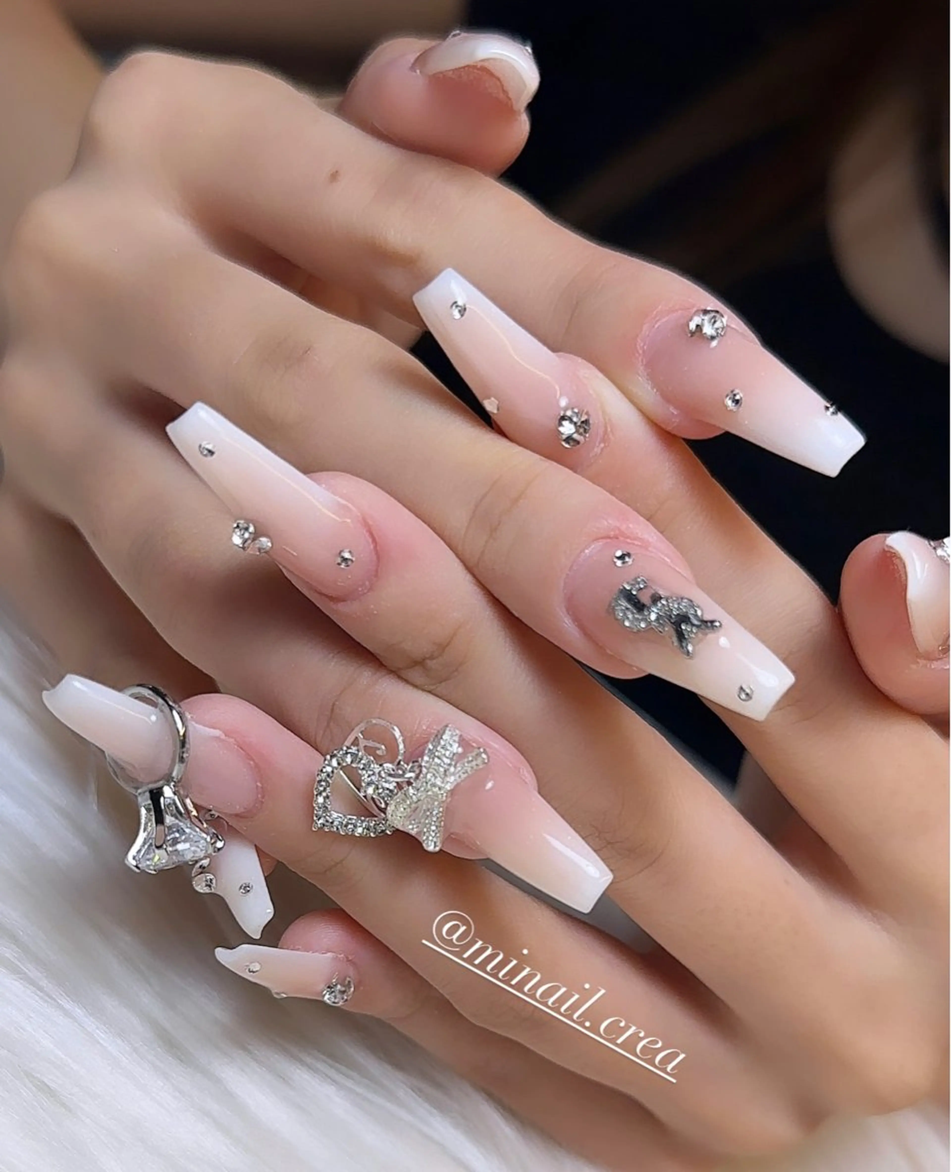 ネイル グラデーション キラキラネイル ロングネイル スカルプネイル ハンドネイル CRéA　-private nailsalon-所属・CReA nailのネイルデザイン