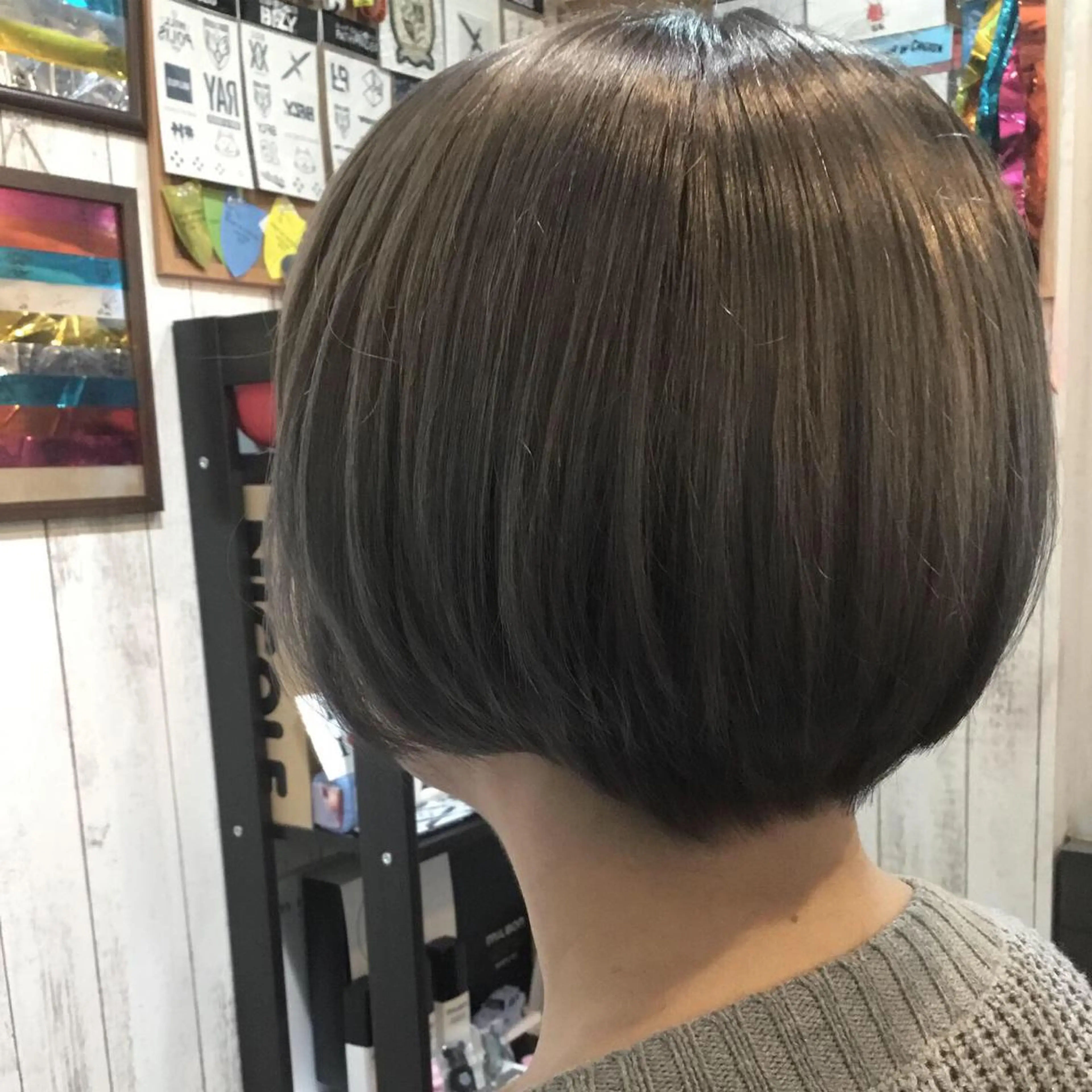 ショート カラー embrace エンブレイスのヘアスタイル