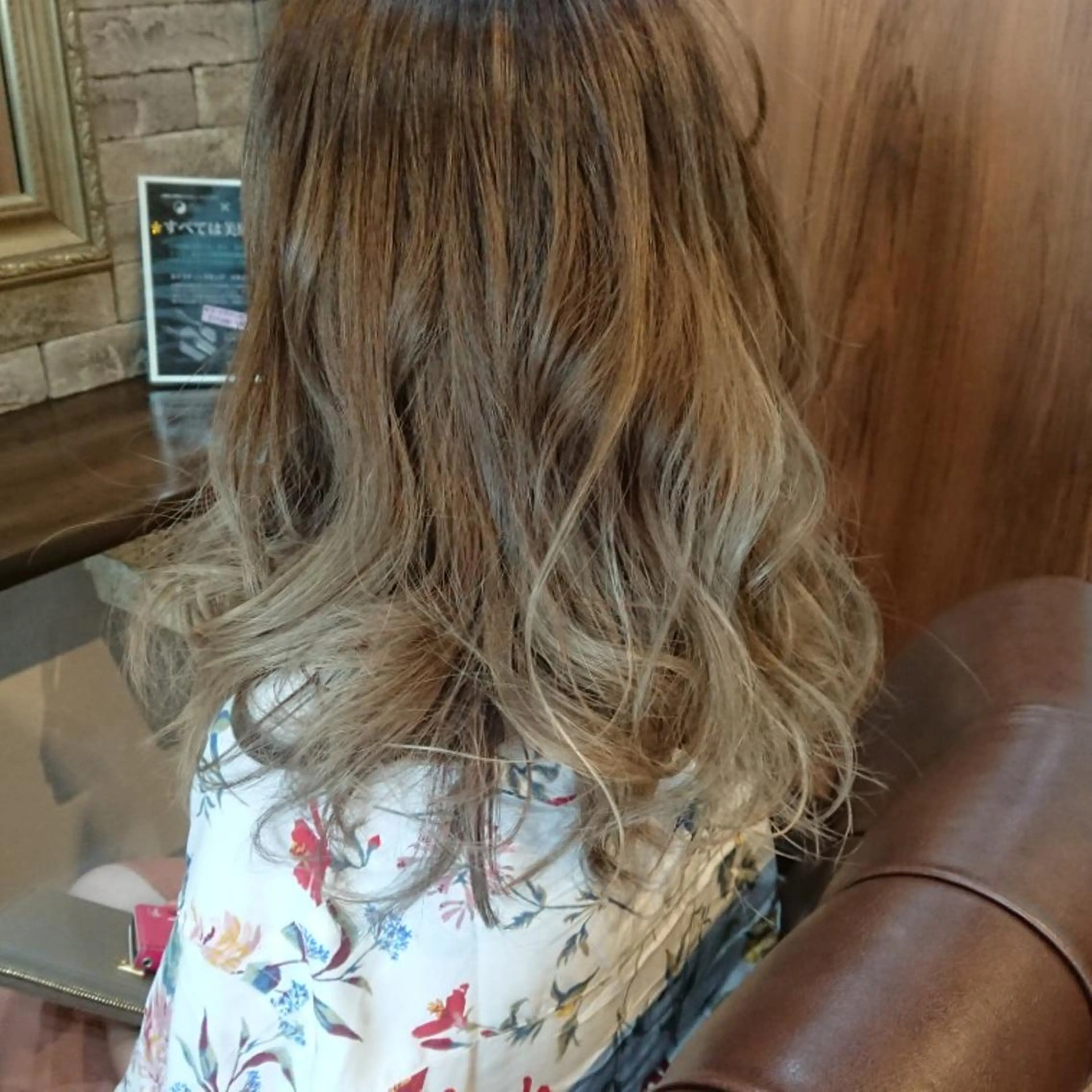 ミディアム カラー グレージュ ヘアカラー トリートメント 美髪 カラーリストのヘアスタイル