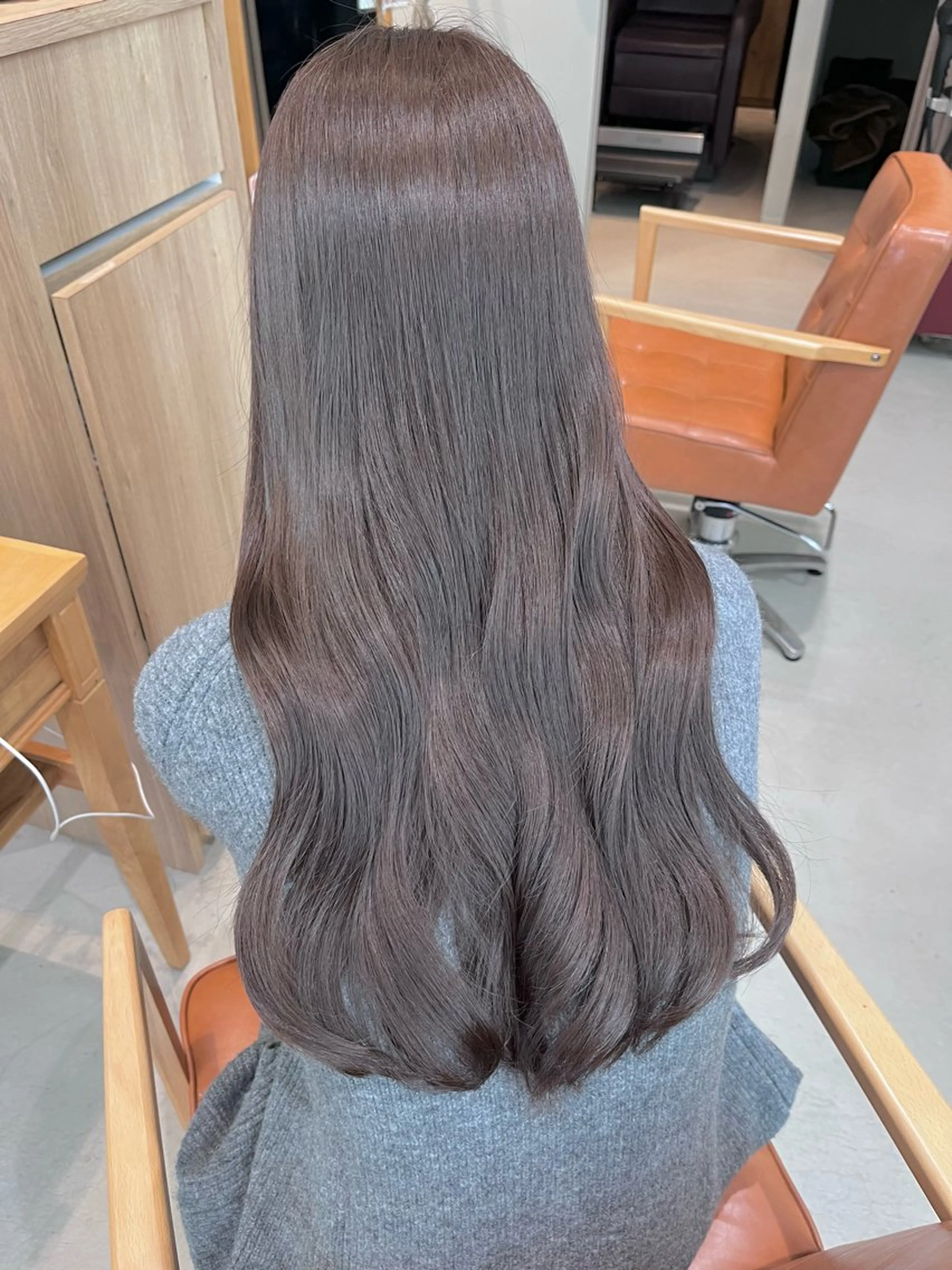ロング カラー グレージュ 透明感カラー🫧🌈 似合わせカット✂︎のヘアスタイル