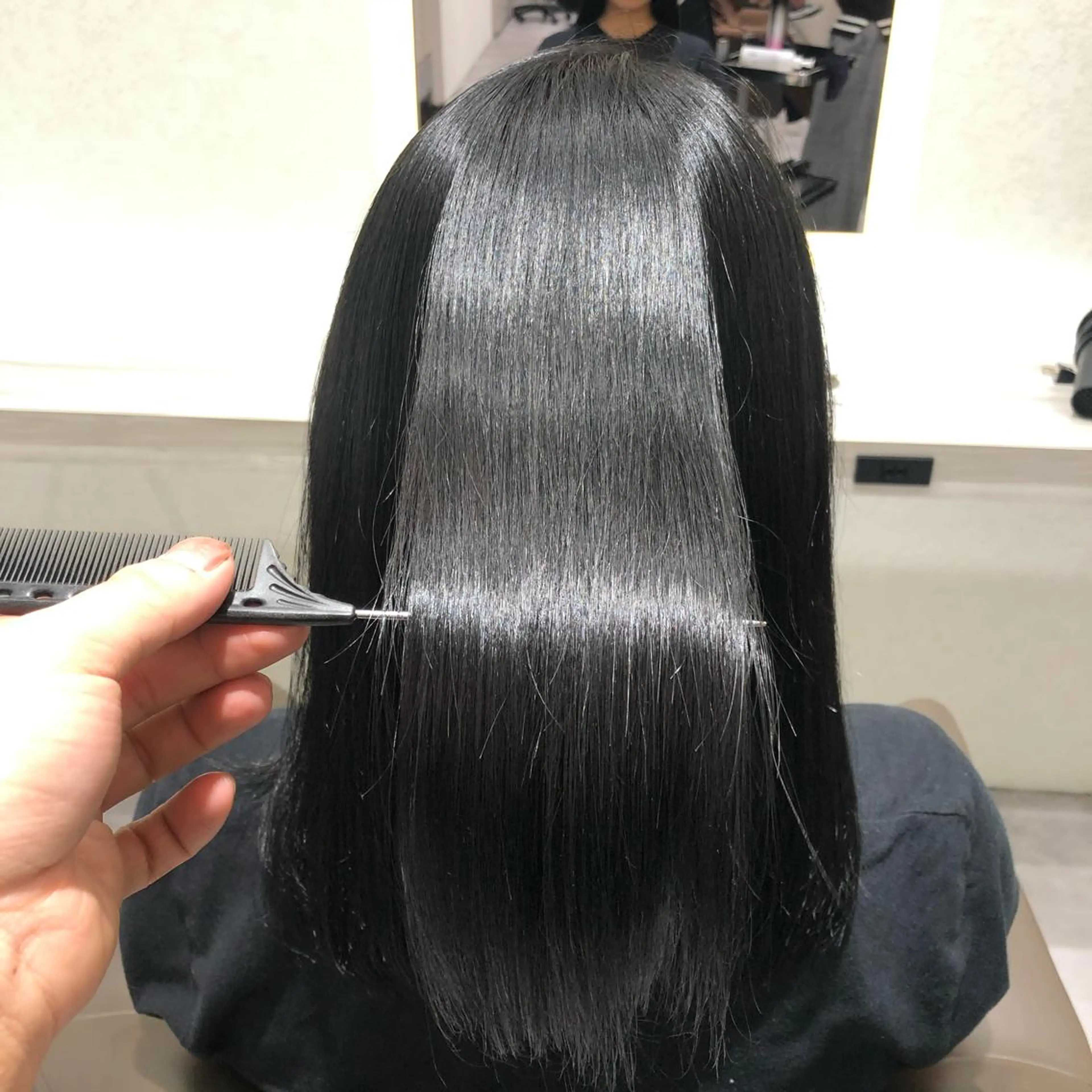 ロング ムトウセイマ/艶髪 /艶ケアWブリーチのヘアスタイル