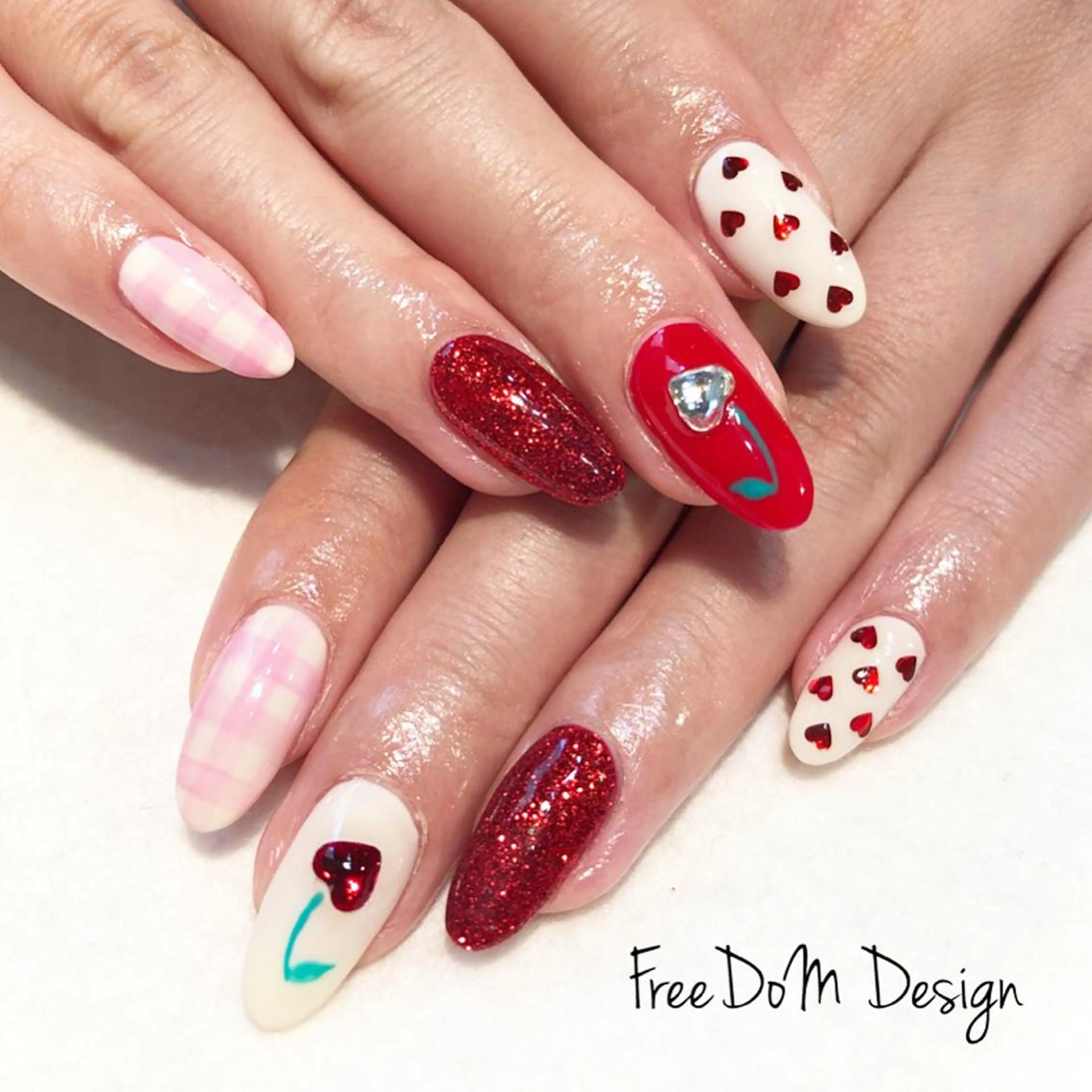 ネイル アートネイル ＦreeDoＭ   Design所属・W KUMIのネイルデザイン