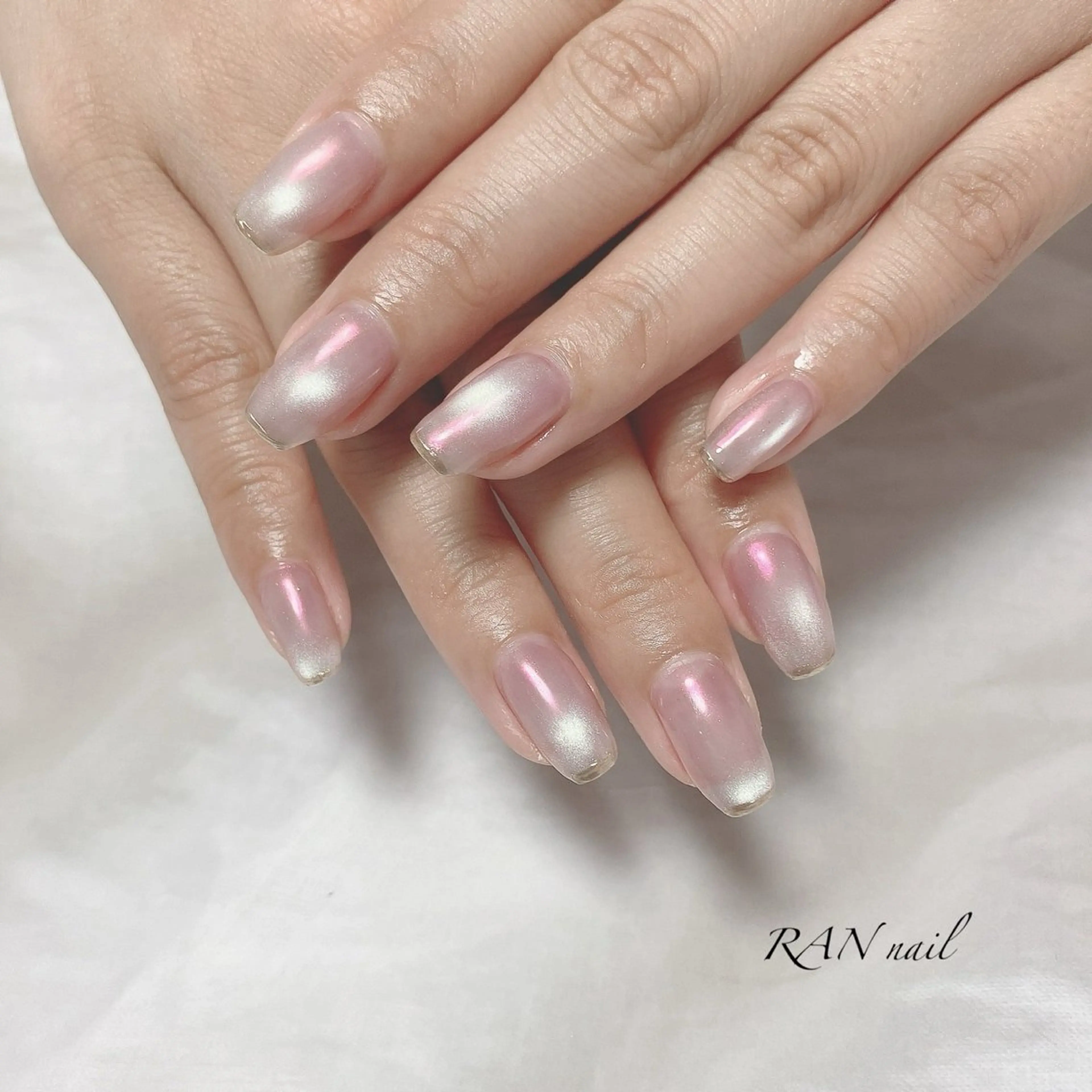 ネイル オーロラネイル グリーン 氷ネイル・うるうるネイル マグネットネイル ピンク ハンドネイル フットネイル RAN nail 〜ランネイル〜所属・RAN nailのネイルデザイン