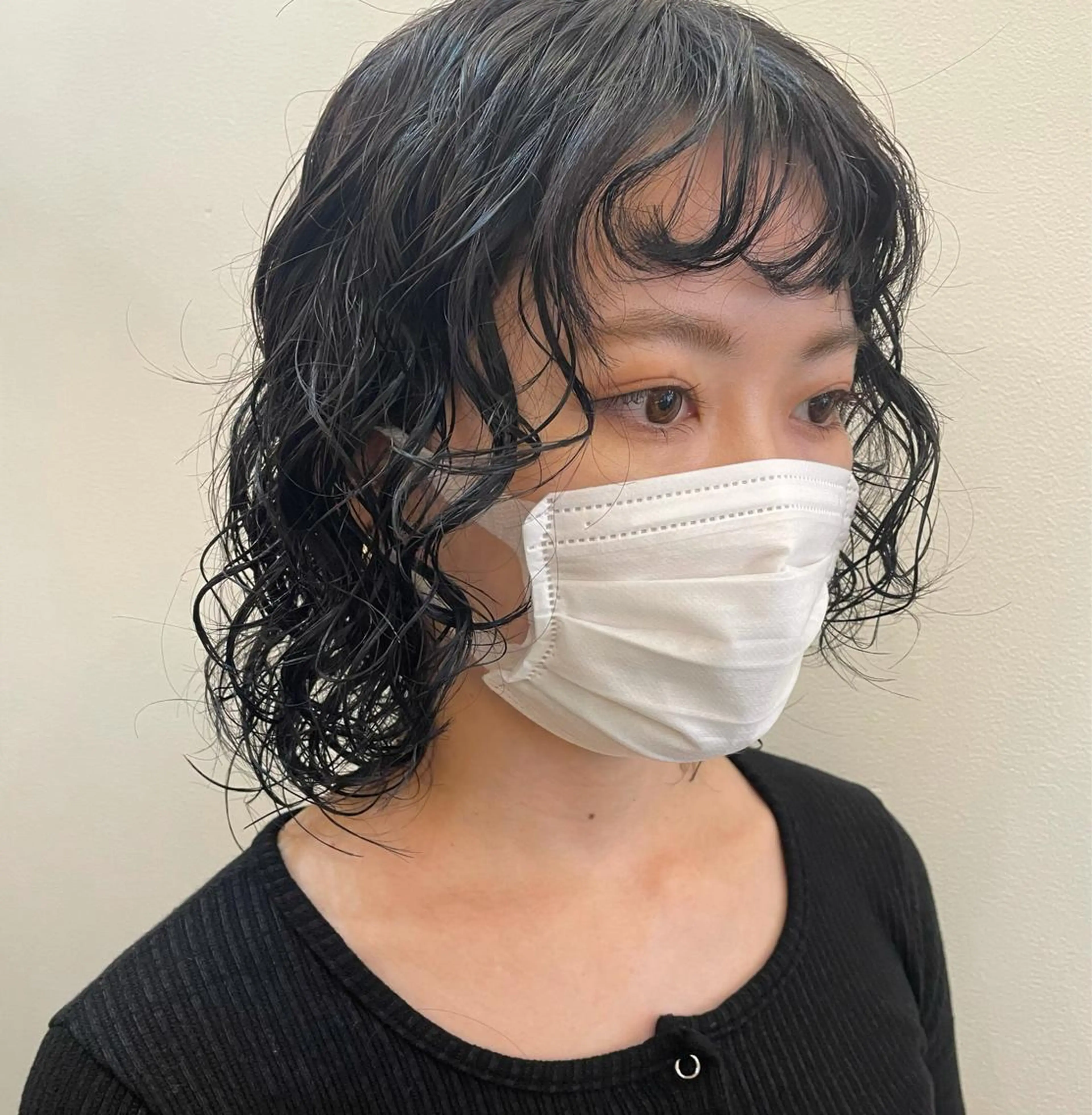 ミディアム カラー パーマ ミディアムパーマ レイヤーカット カット パーマ トリートメント 坂田 友梨奈のヘアスタイル