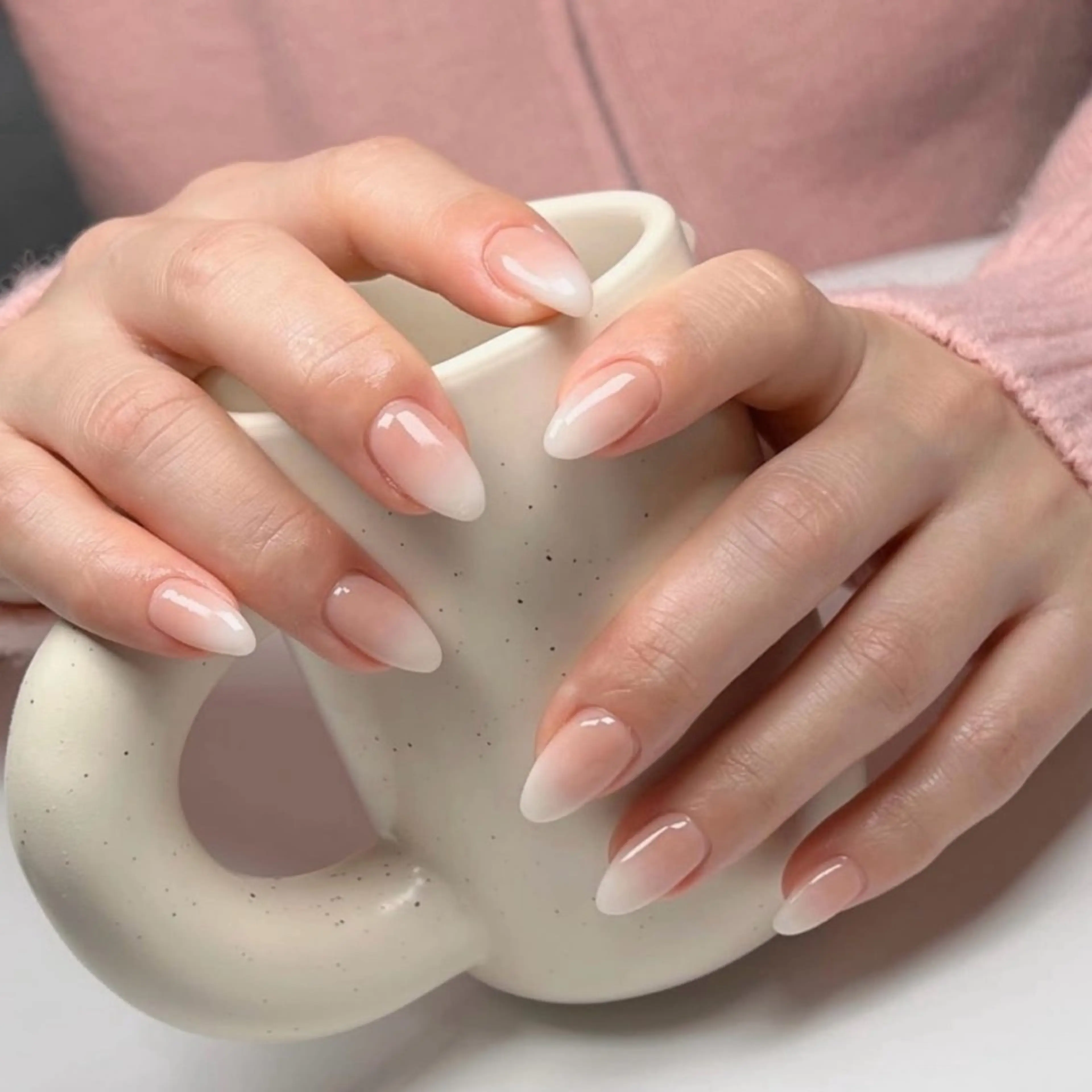 ネイル キラキラネイル 韓国ネイル マグネットネイル ミラーネイル ニュアンスネイル ハンドネイル ハンドケア Lala Nails所属・Lala Nailsのネイルデザイン