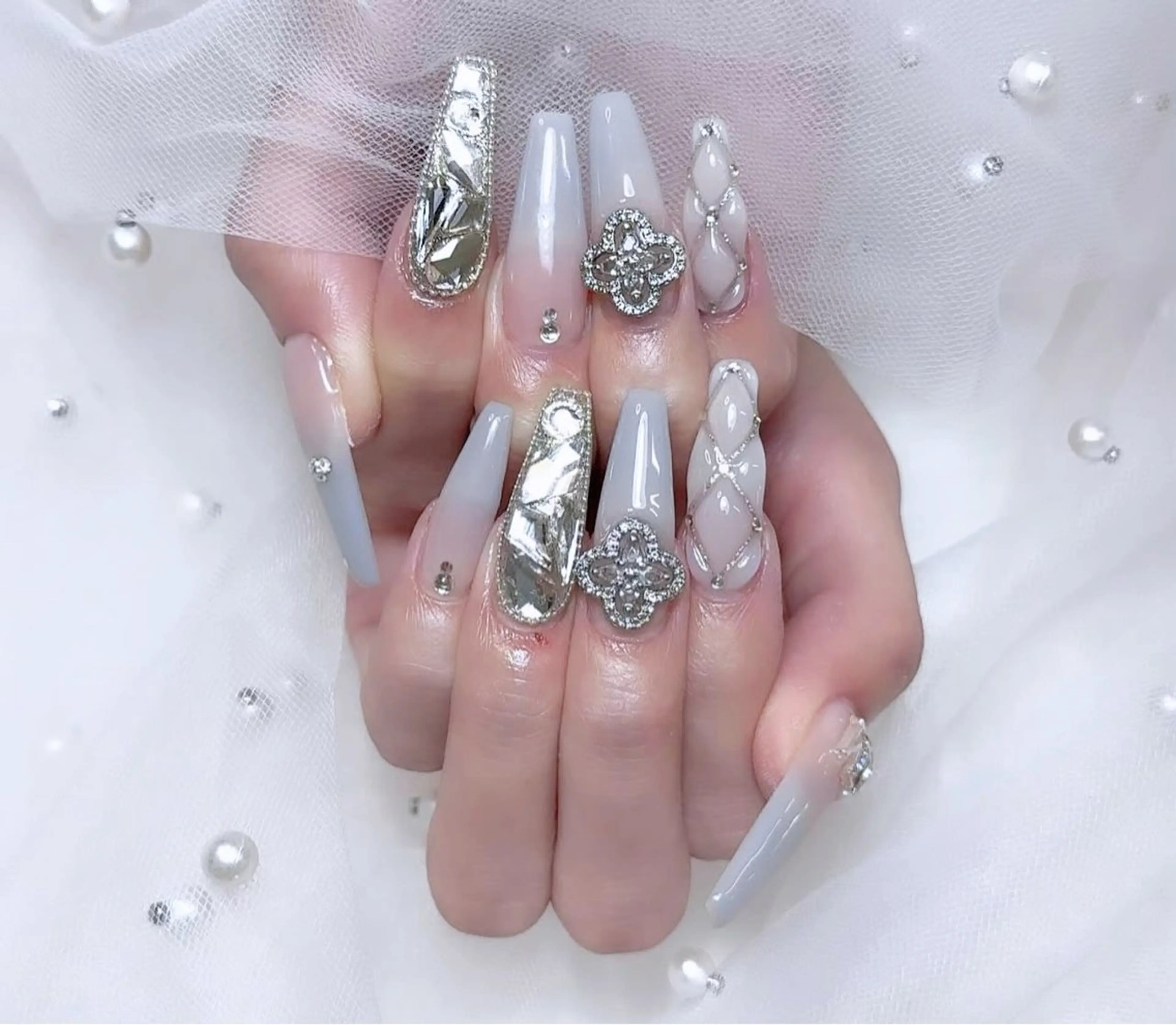 ネイル アートネイル オーロラネイル 長さ出し フラッシュネイル フットネイル ハンドネイル Mimo beau ty   salonのネイルデザイン